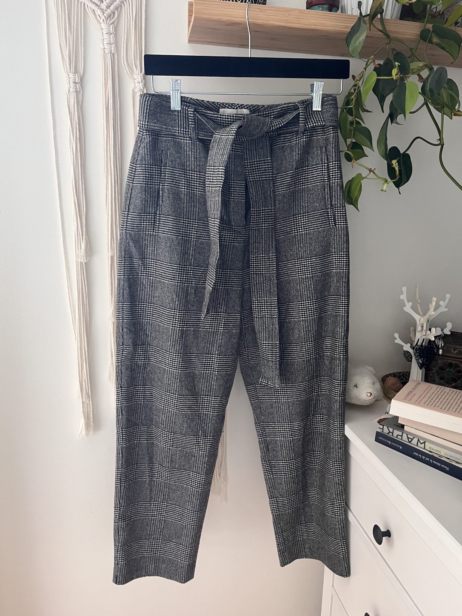 Featured image for Pantalons laine Aritzia