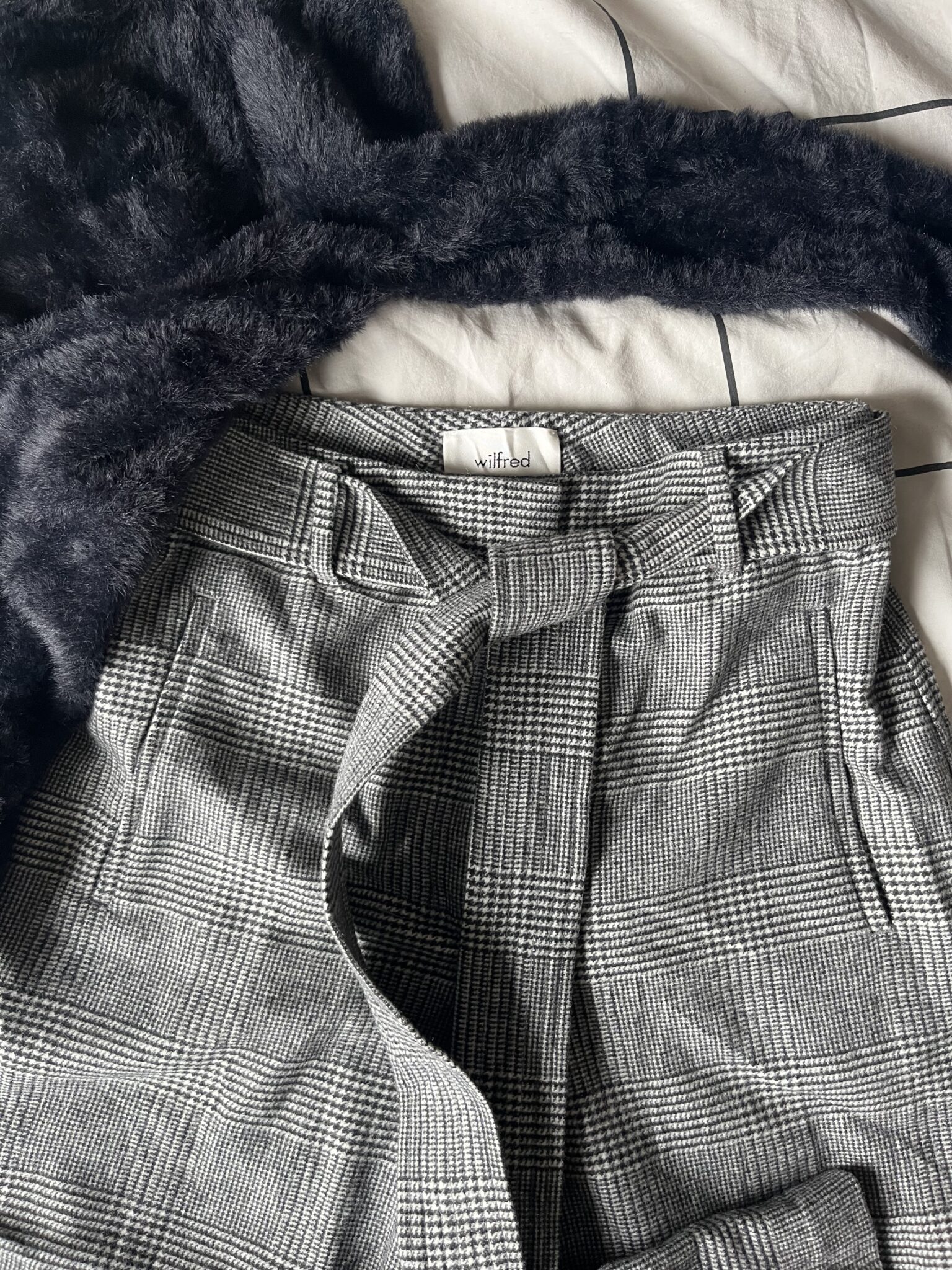 Image for Pantalons laine Aritzia