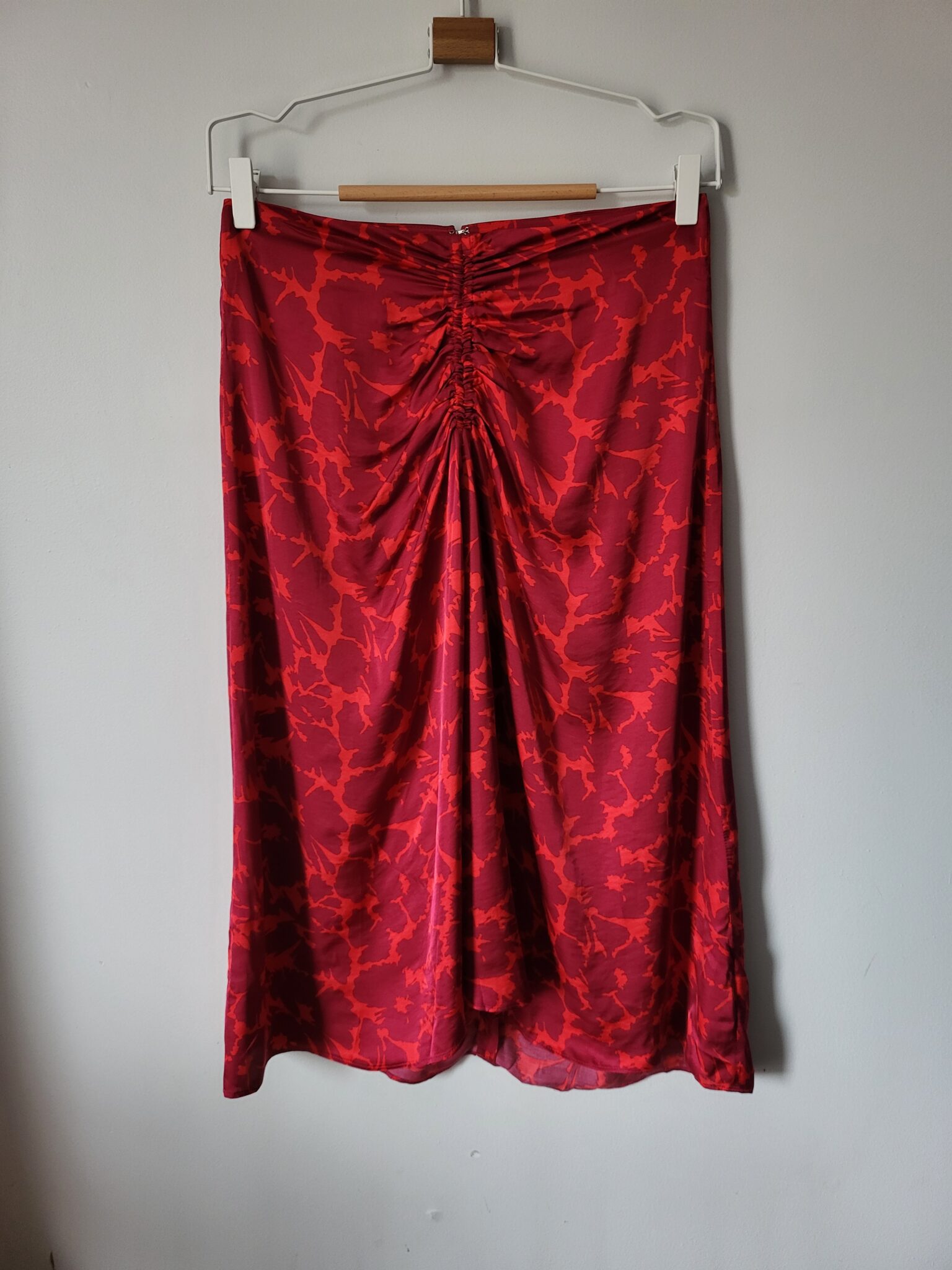 Featured image for GAP satin viscose skirt - new