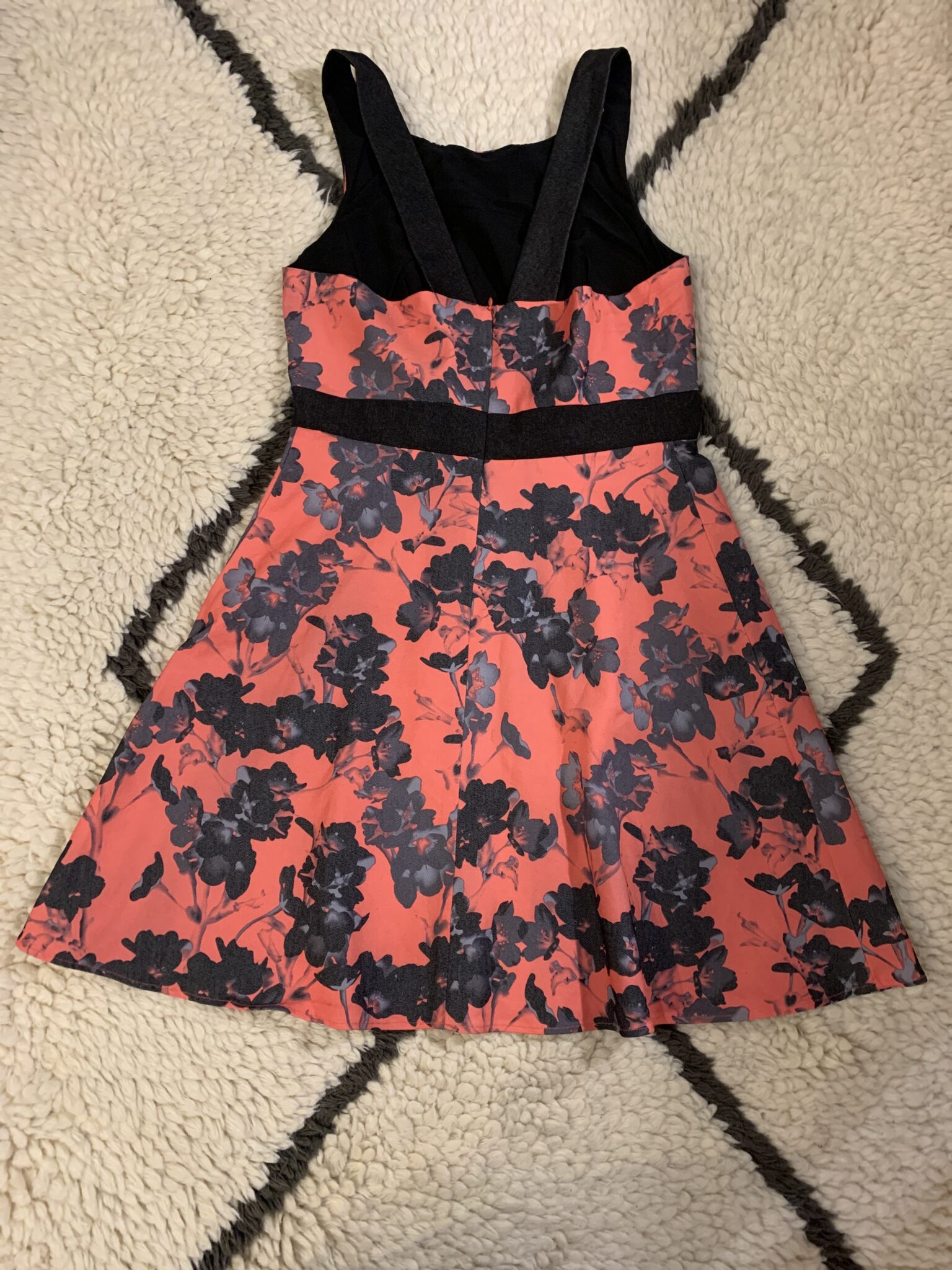 Image for Robe chic imprimé fleuri Annie 50 fait au Québec