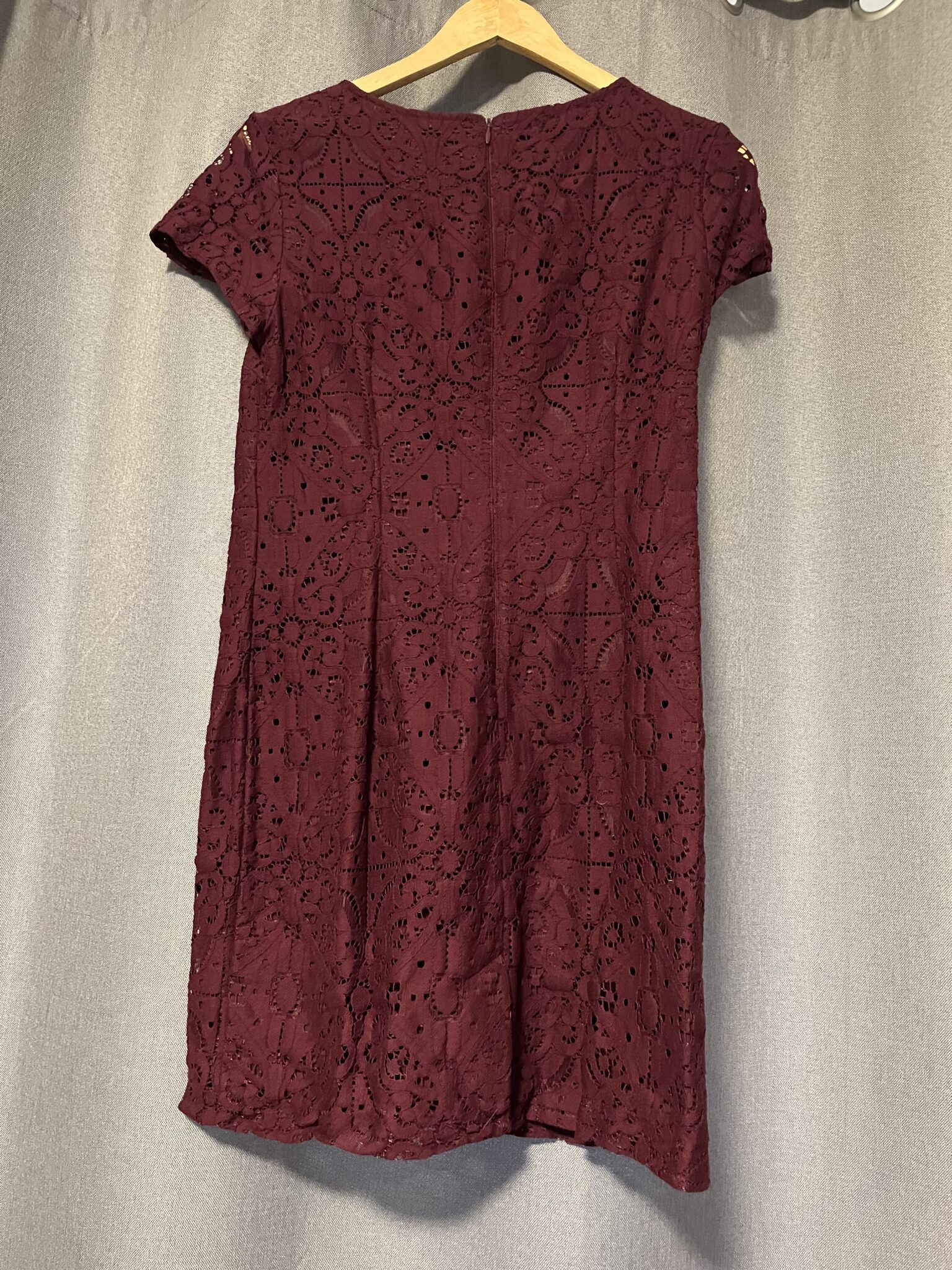 Image for Robe courte bourgogne en dentelle taille 4 Petite