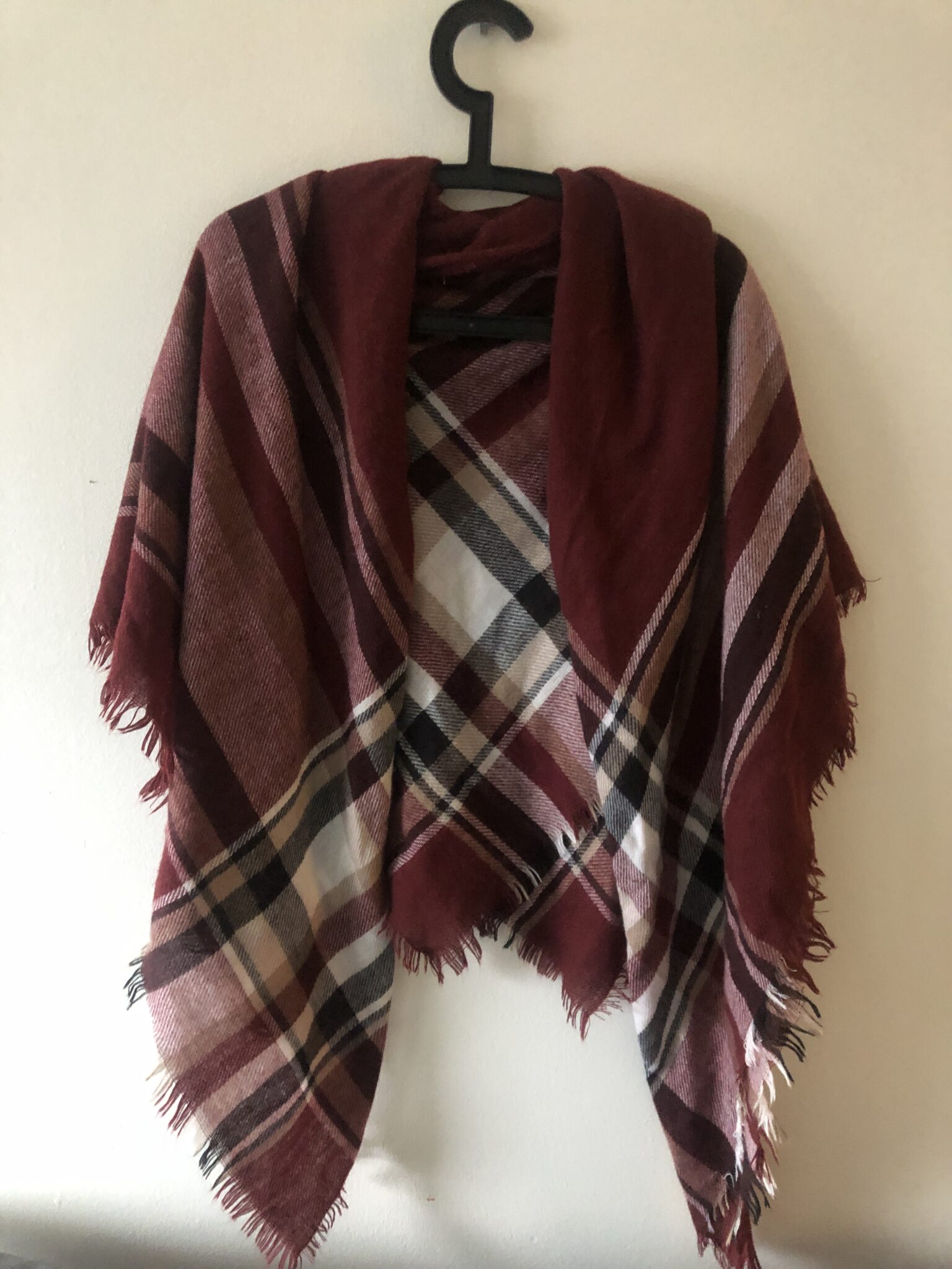 Featured image for Foulard (ou plaid) bordeaux chaud et léger