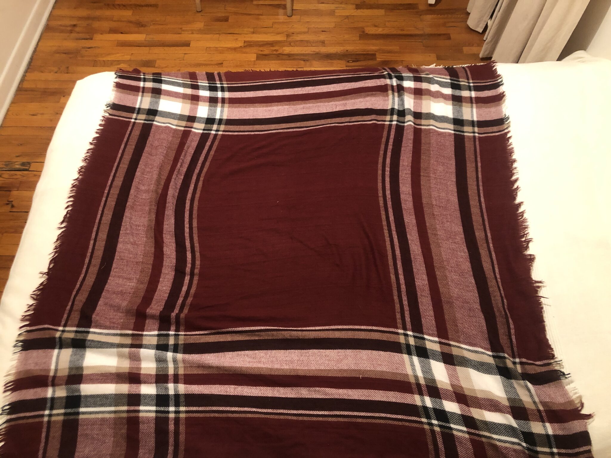 Image for Foulard (ou plaid) bordeaux chaud et léger