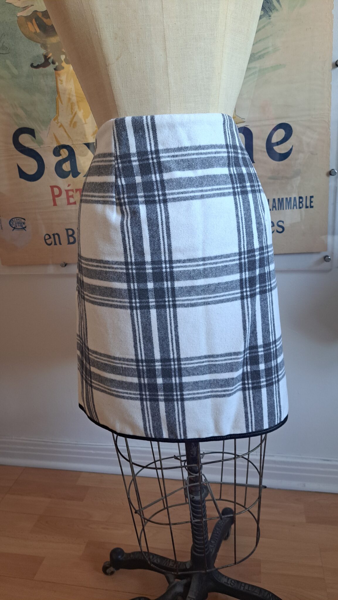 Image for Jupe portefeuille à carreaux en laine mélangée