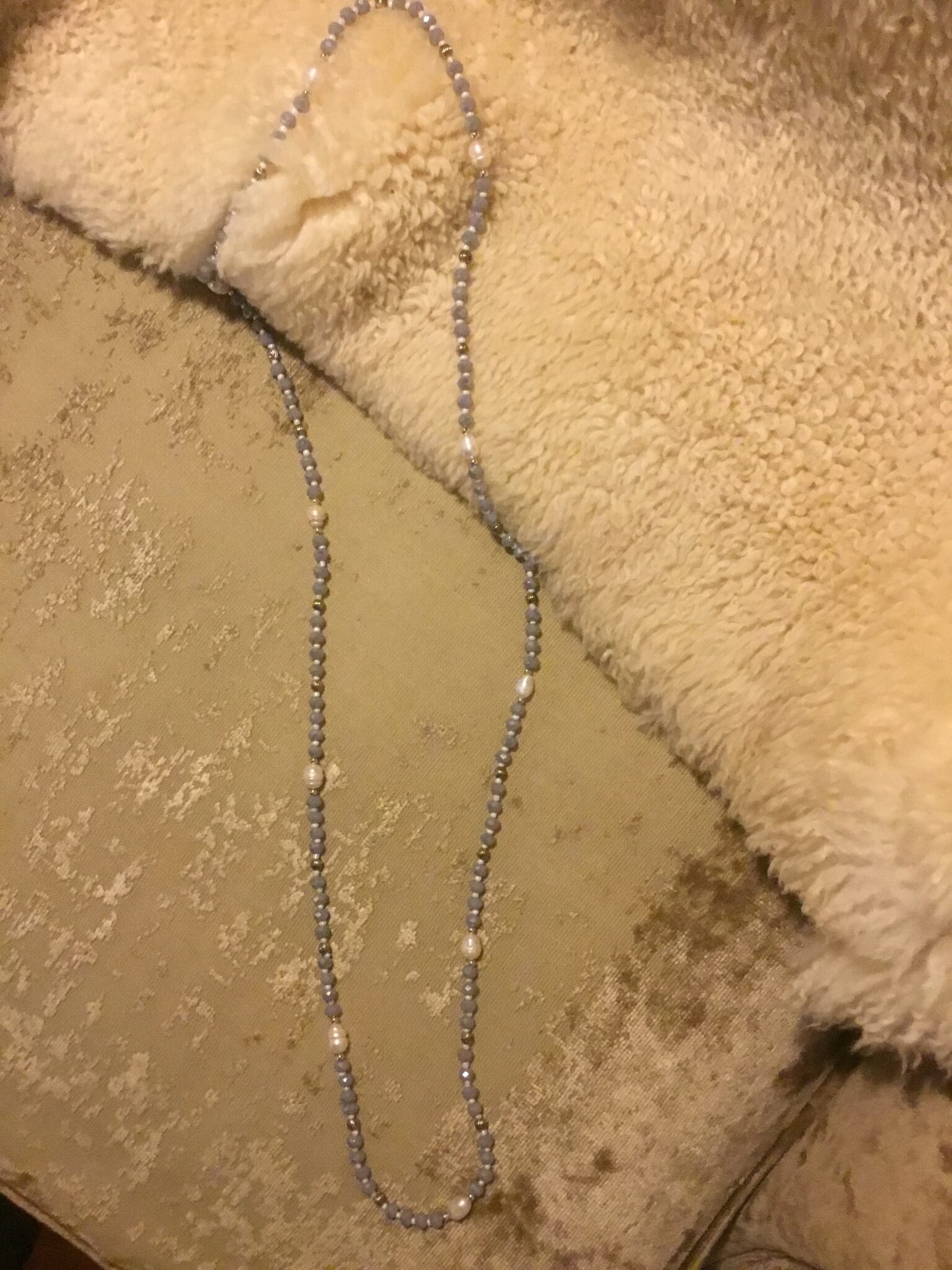 Image for Magnifique collier versatile bleu très pâle brillant (effet silver)