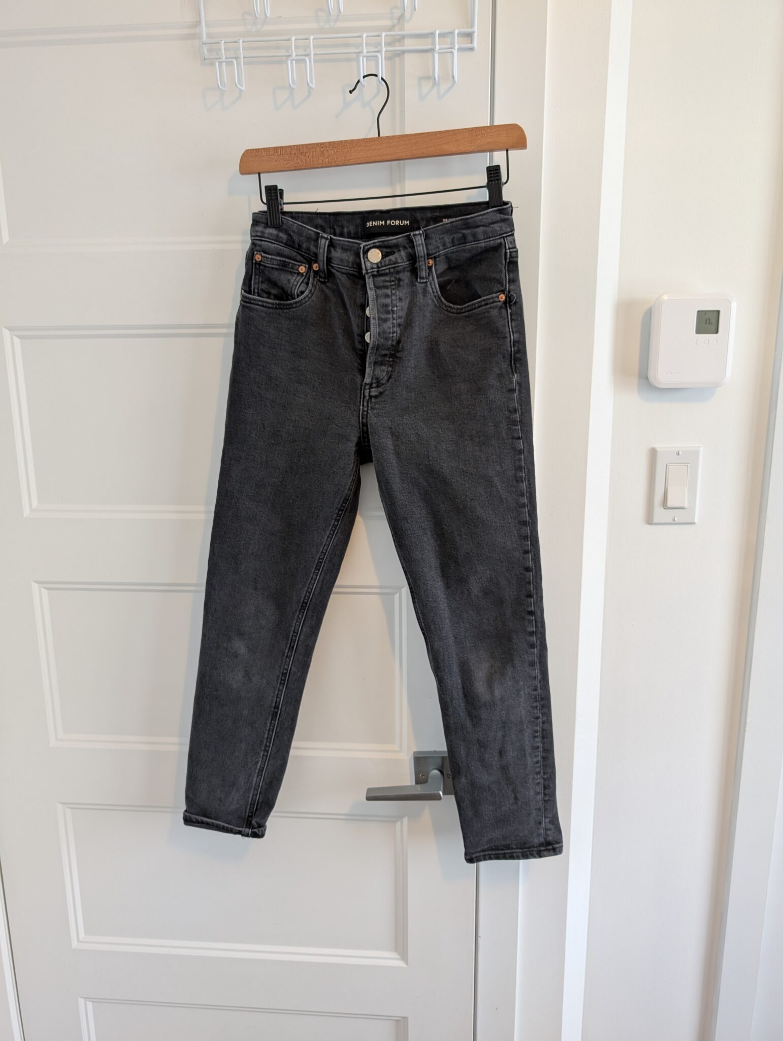 Image for Denim Forum/Yoko High Rise Slim Jeans Sz 26L