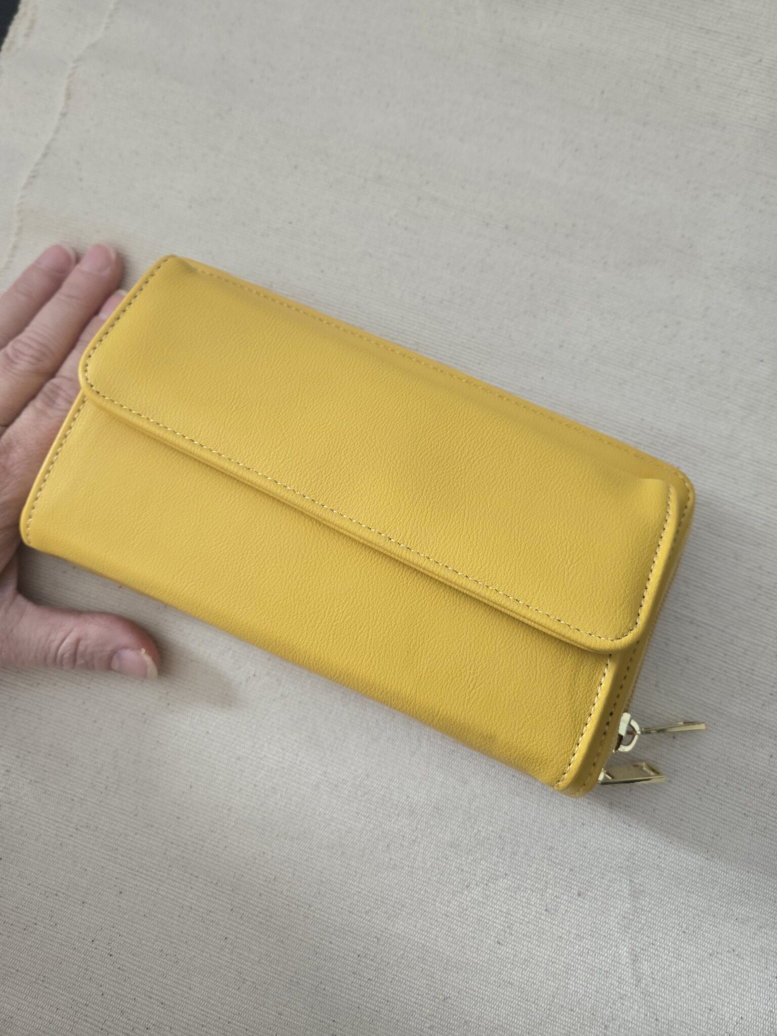 Featured image for Shoulder bag/portfolio for phone - new