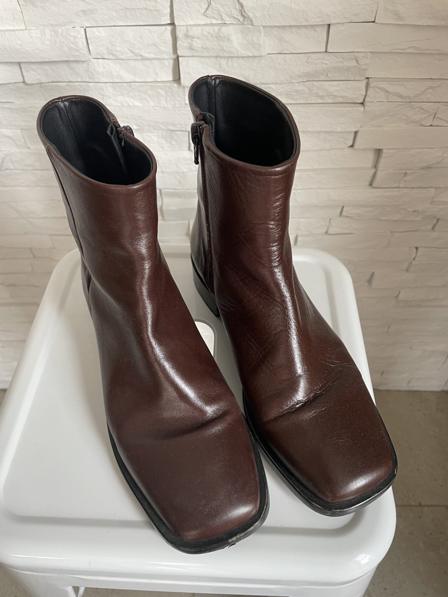 Featured image for L’Intervalle | bottillons marrons