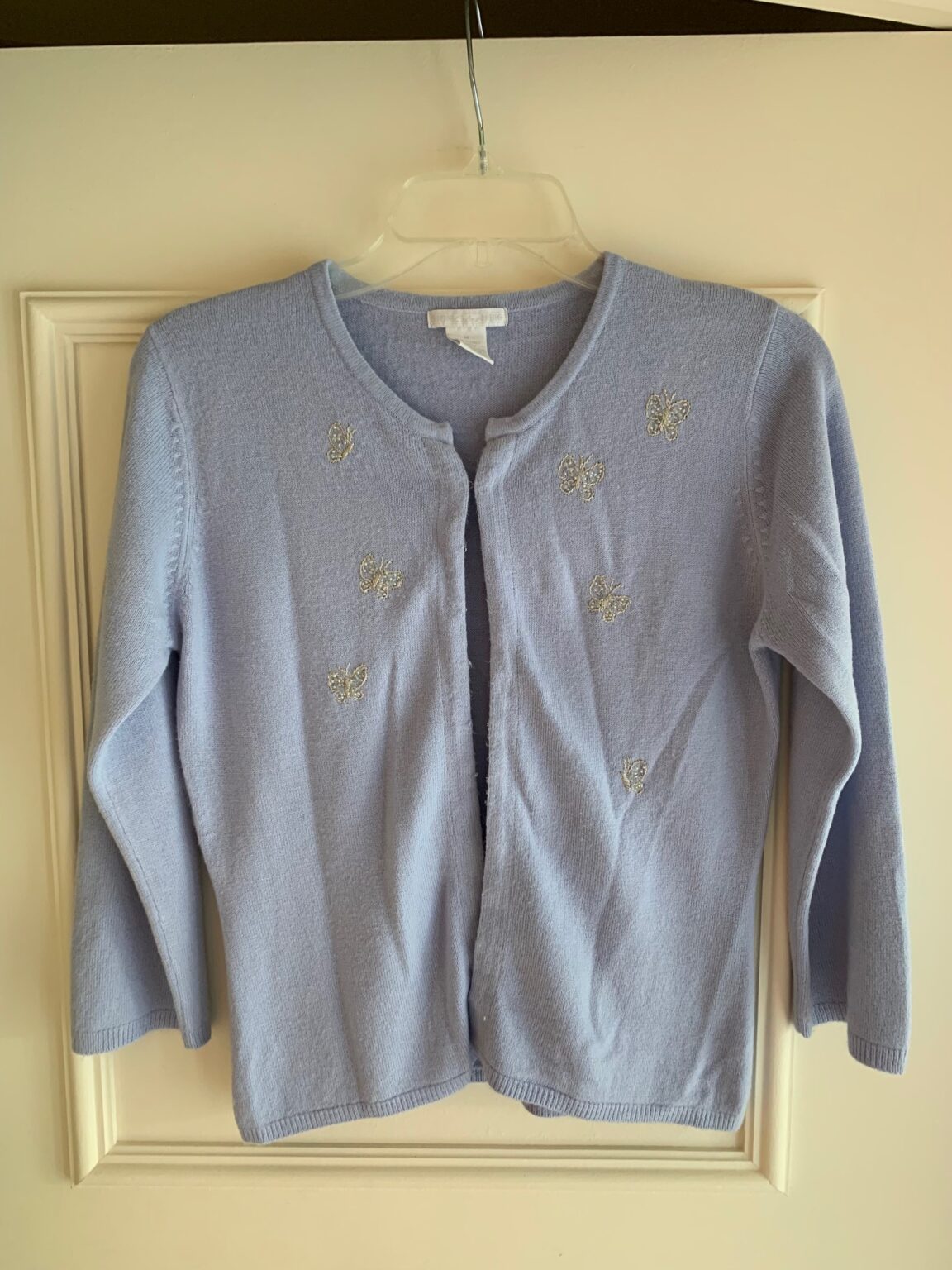 Featured image for Veste manches trois quart motif papillons