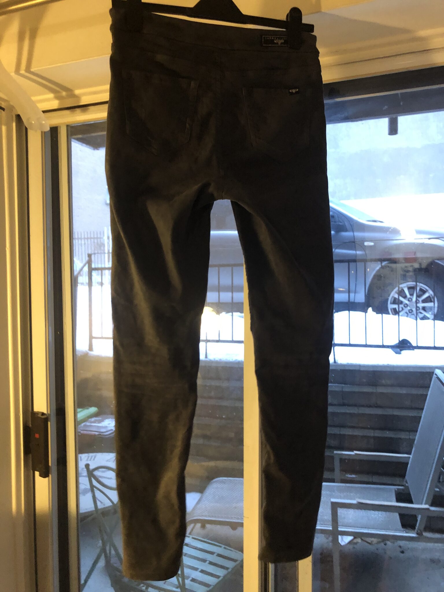 Image for Pantalon faux suède 6 ans (fait assez grand) gris souris