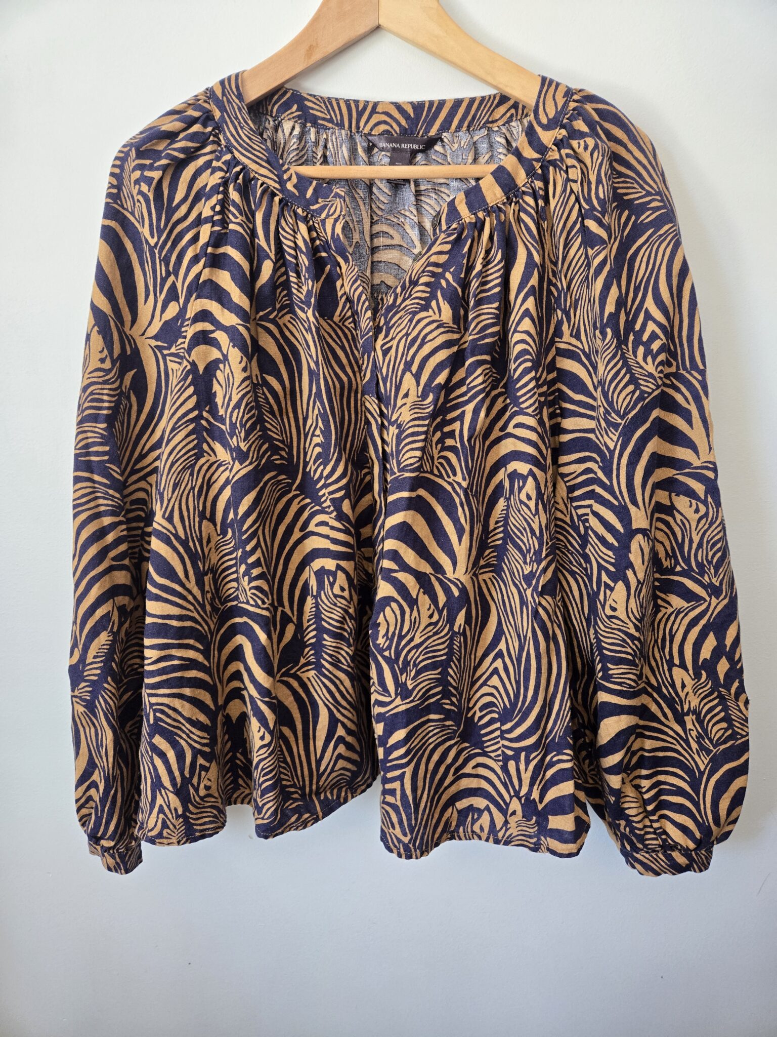 Featured image for BANANA REPUBLIC zebra linen blouse