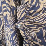 Thumbnail for BANANA REPUBLIC blouse zébrée en lin camel et marine