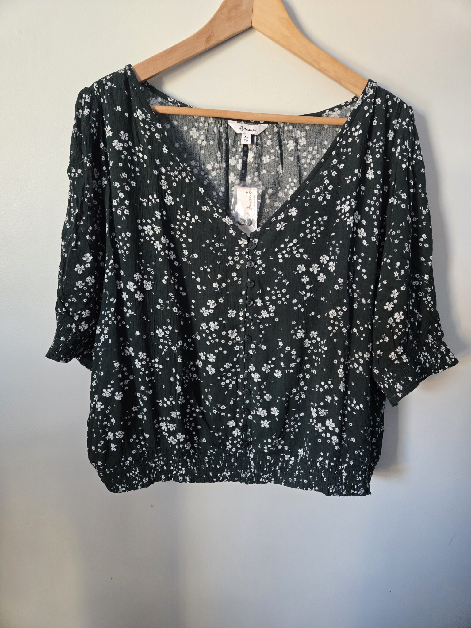 Featured image for REITMANS V-neck floral blouse -new
