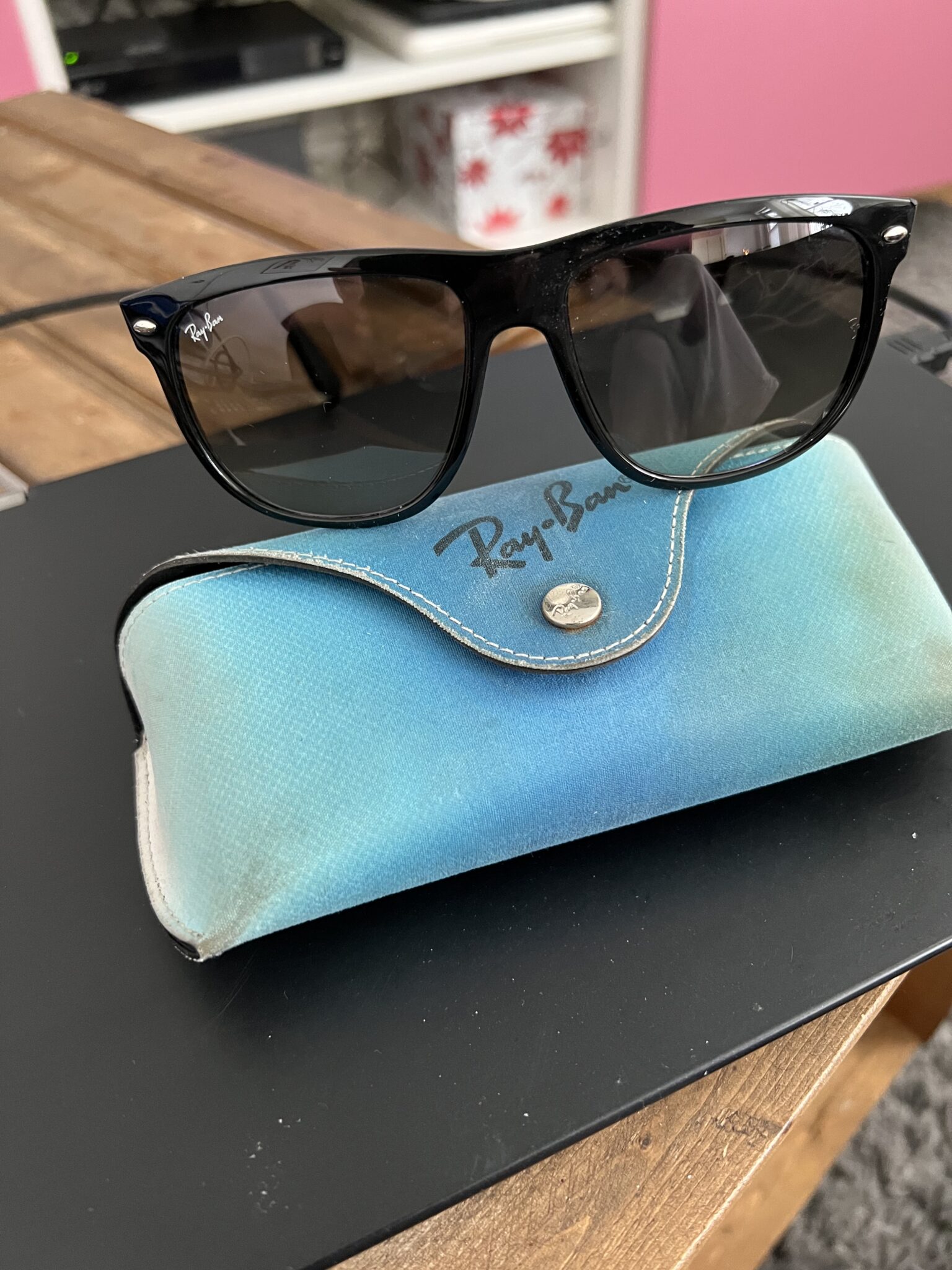 Featured image for Lunettes de soleil RayBan jamais portée