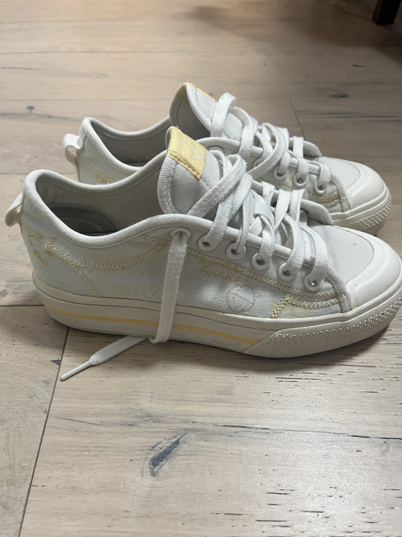 Featured image for Baskets adidas en bon état