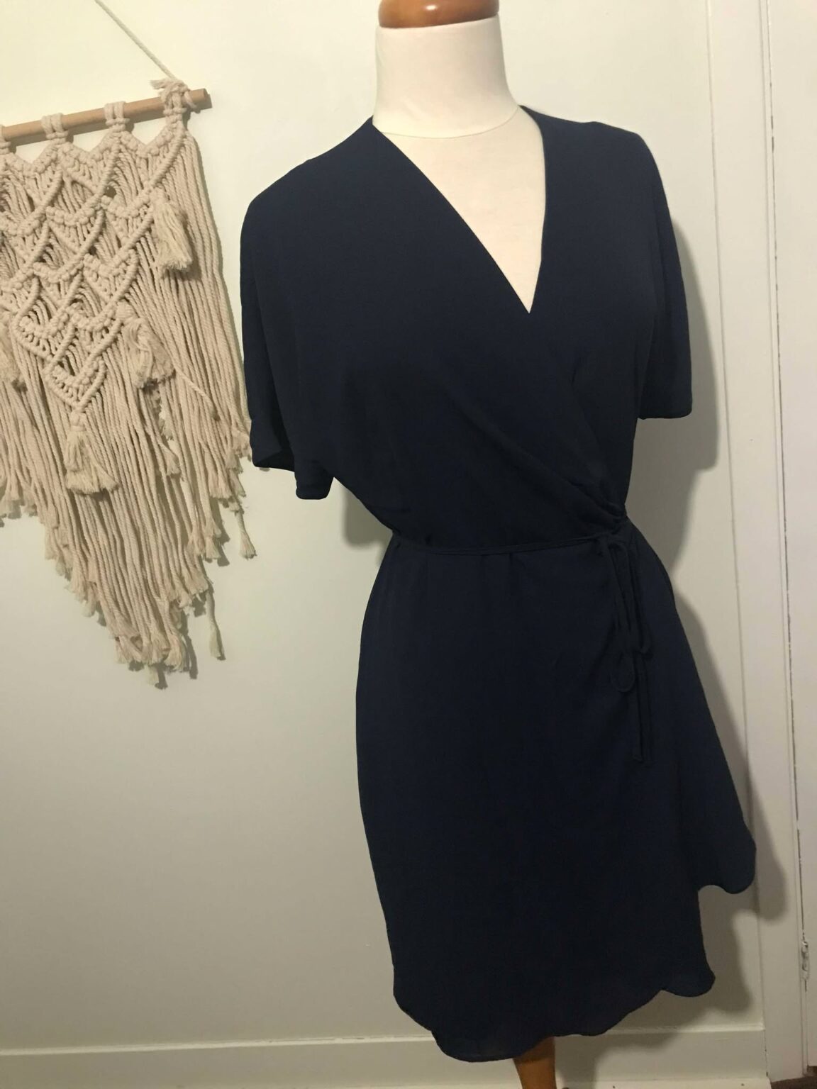 Featured image for Robe Wrap Babaton bleu marine