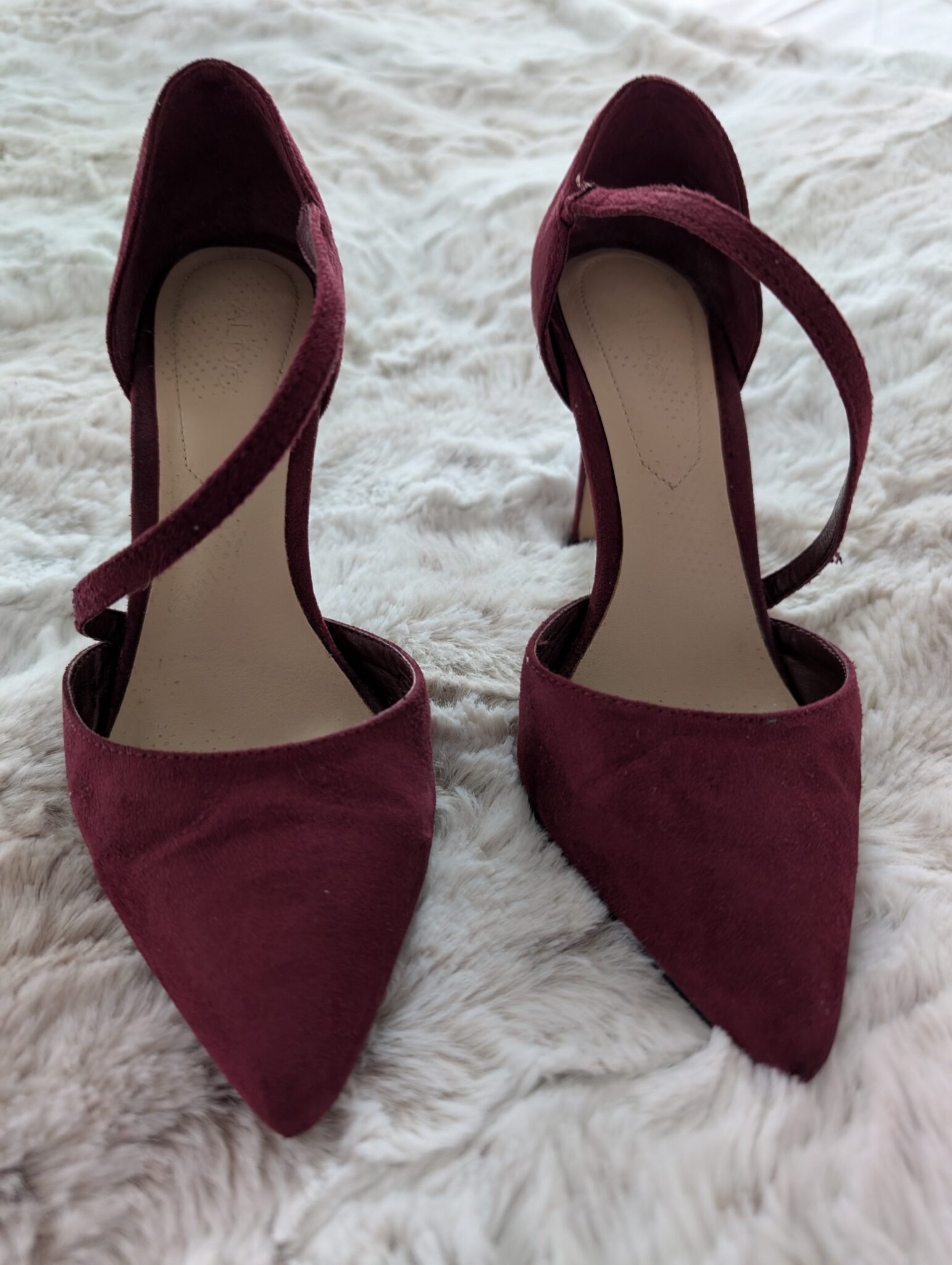 Featured image for Talons hauts en suède