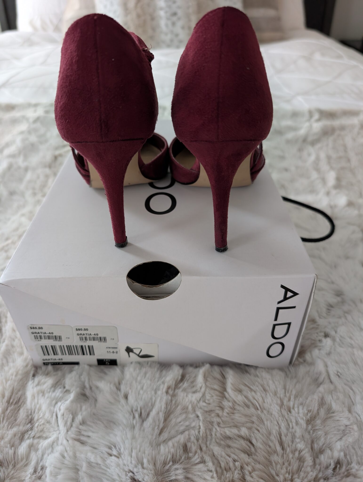 Image for Talons hauts en suède