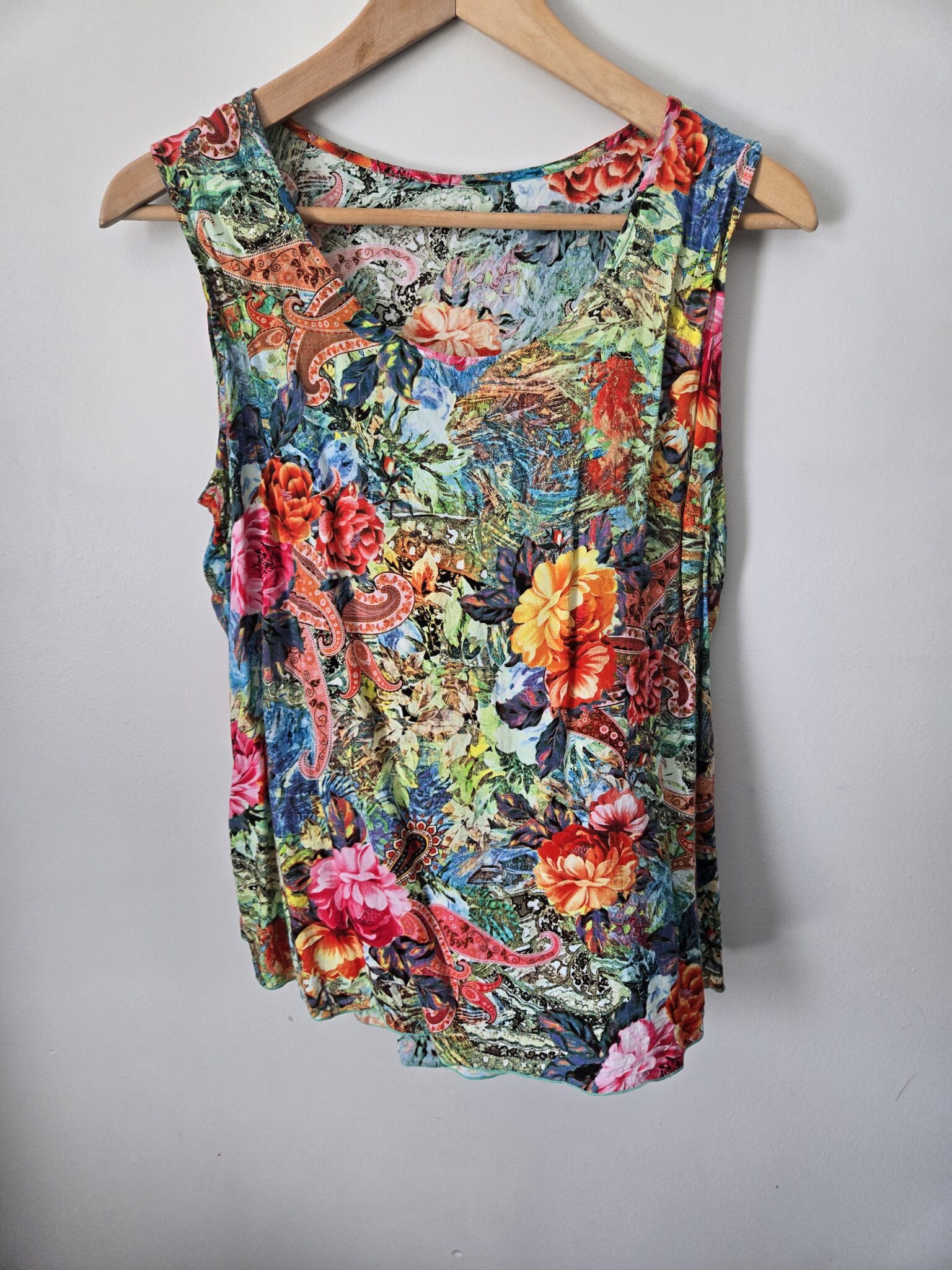 Featured image for BLUE SKY sleeveless floral top