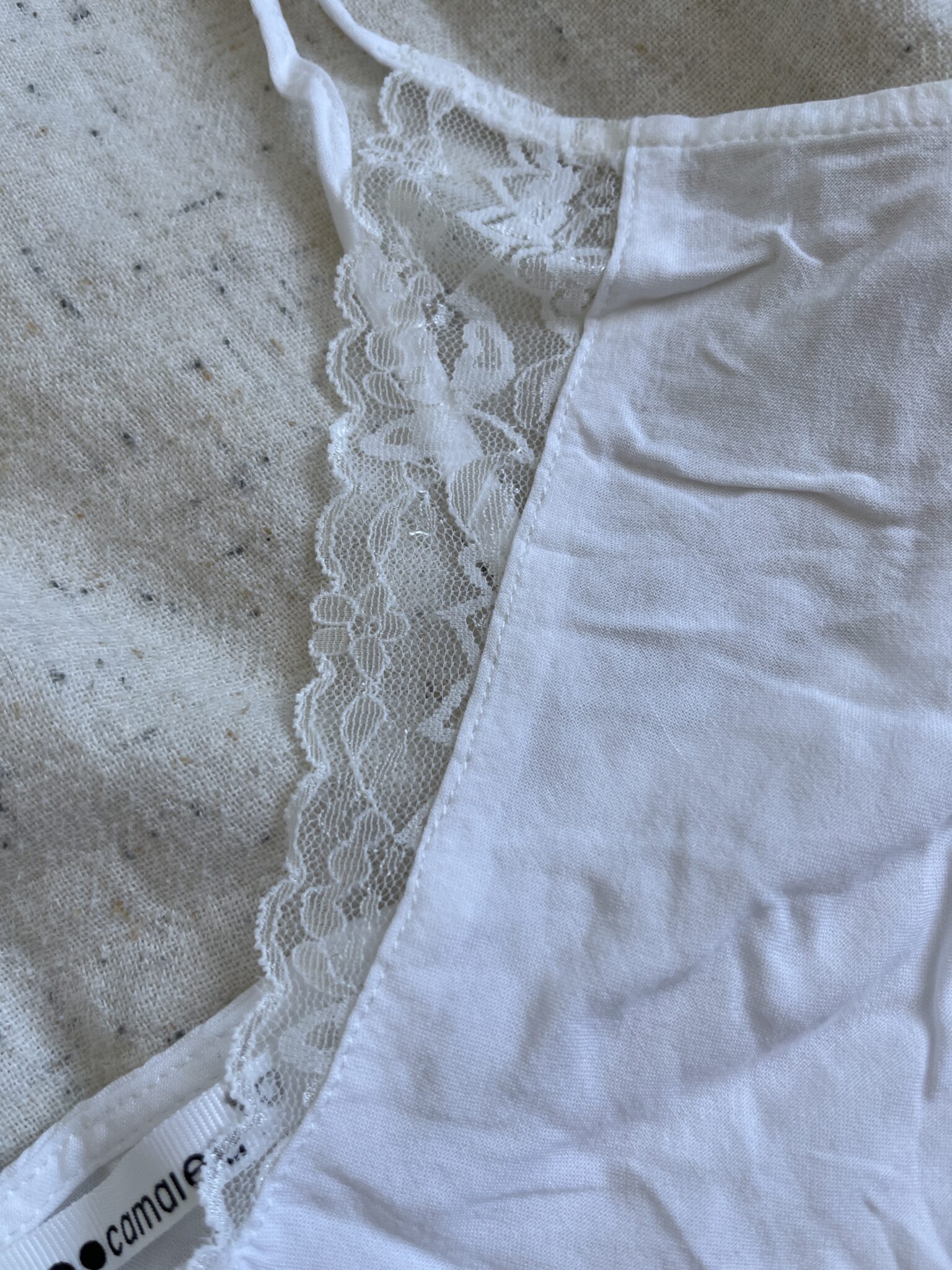 Image for Haut blanc dentelle