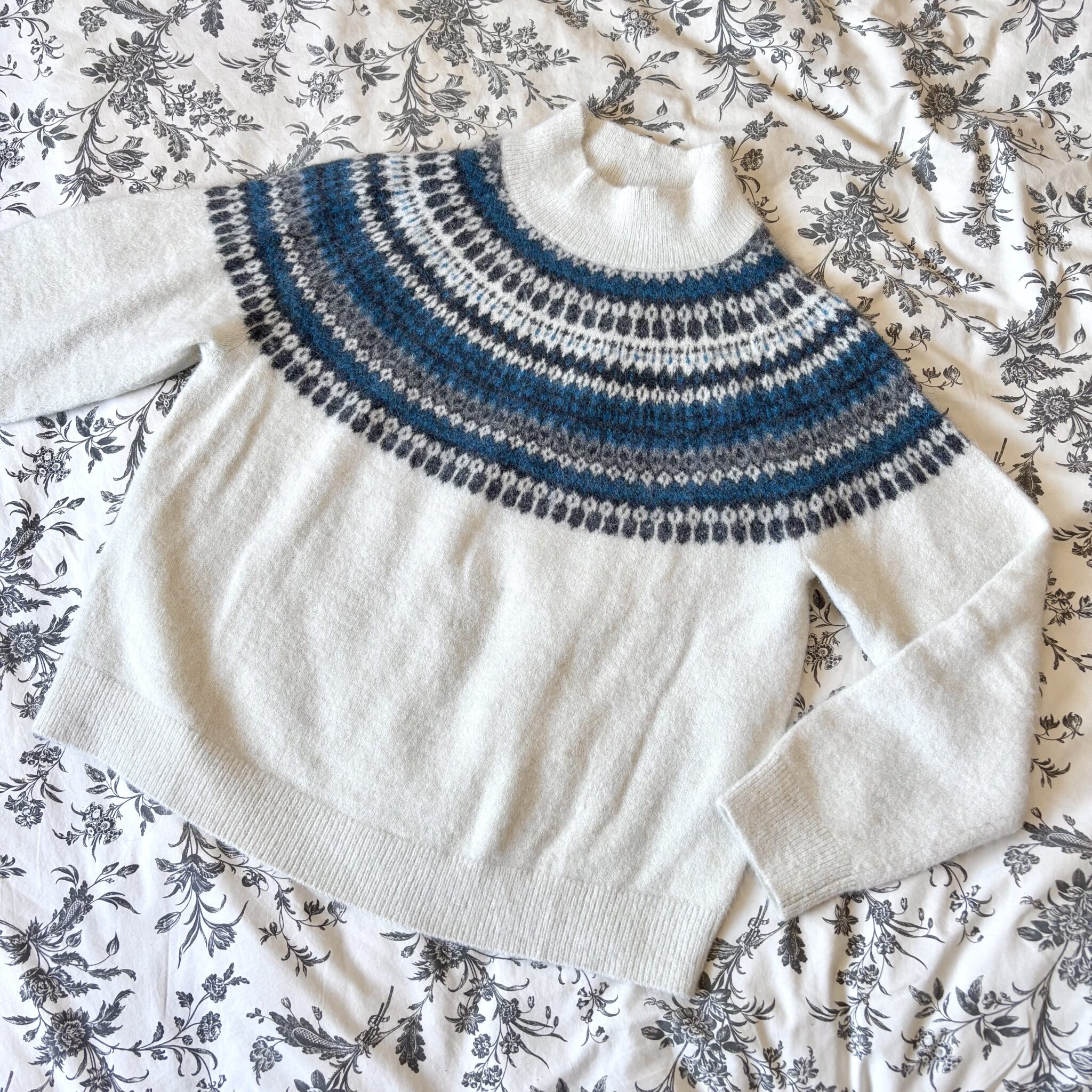 Featured image for Fluffy alpaca jumper with Icelandic jacquard CONTEMPORARY (M)