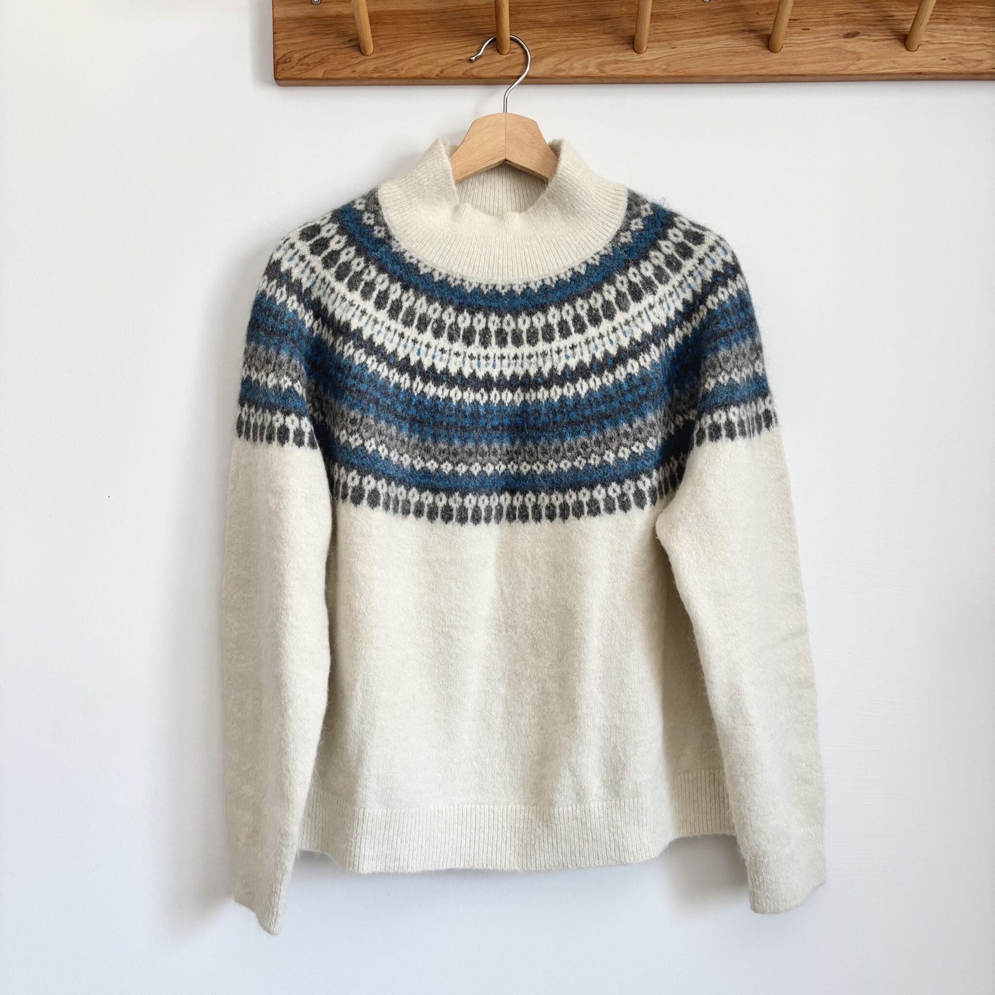 Image for Fluffy alpaca jumper with Icelandic jacquard CONTEMPORARY (M)