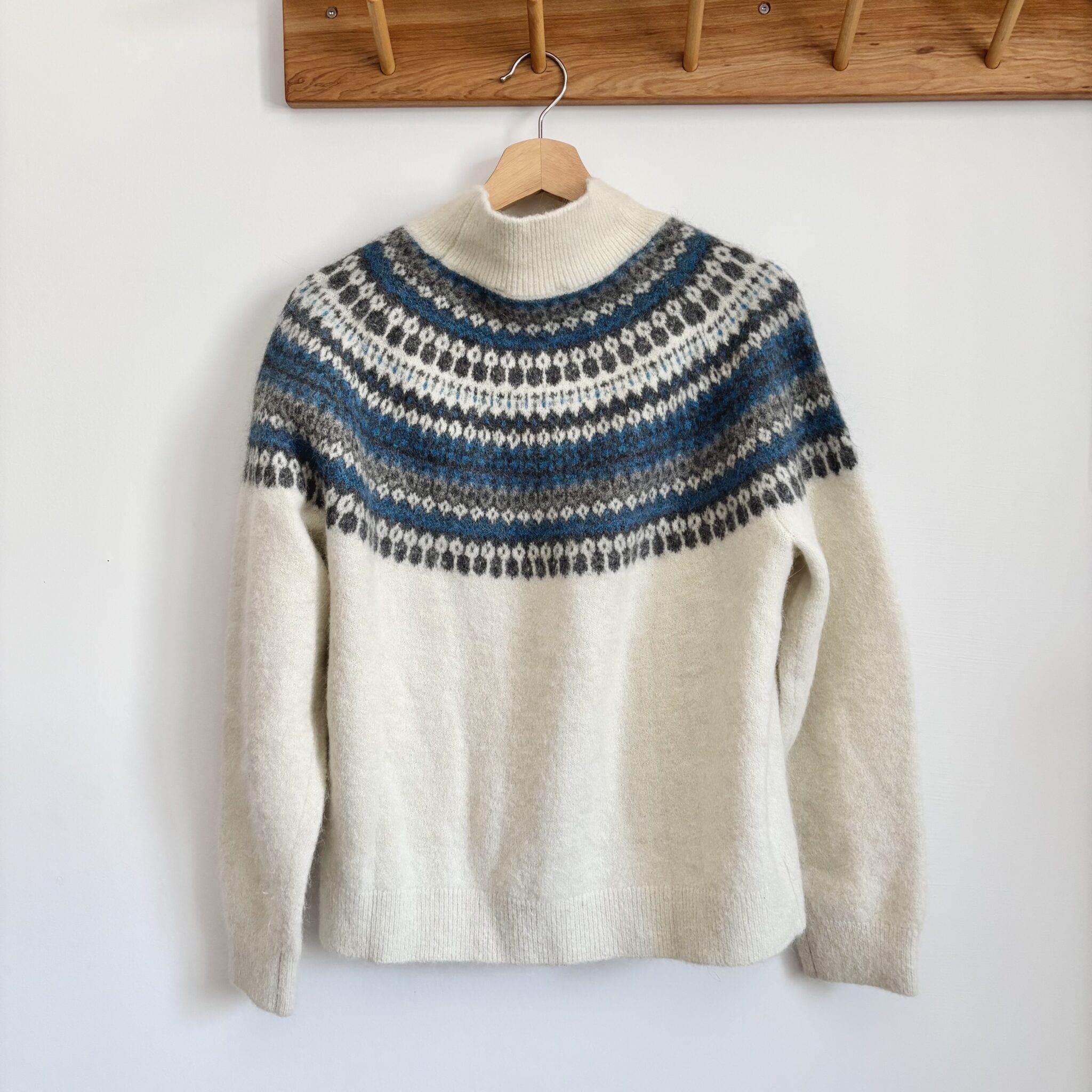 Image for Fluffy alpaca jumper with Icelandic jacquard CONTEMPORARY (M)