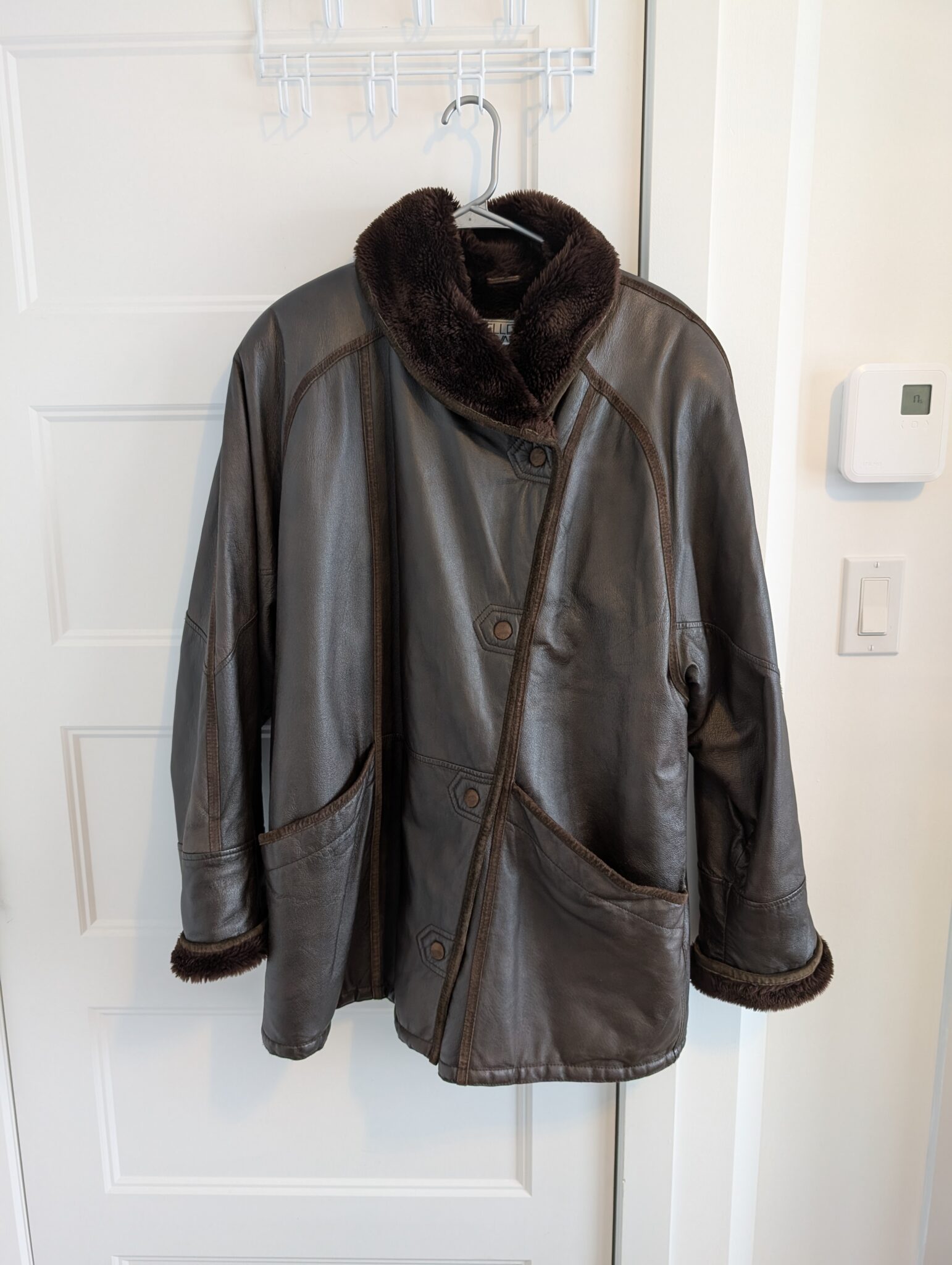 Featured image for Vintage leather coat Sz M