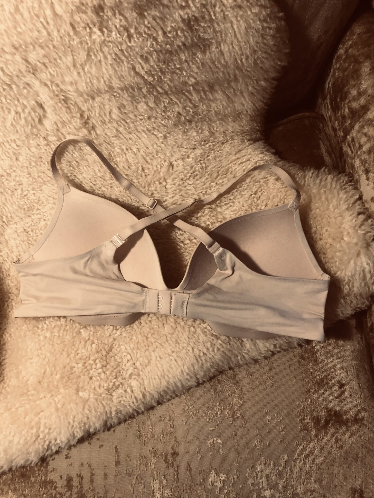 Image for Soutien-gorge coupé au laser (invisible) légèrement paddé et effet légèrement push up. 34c (médium-large)