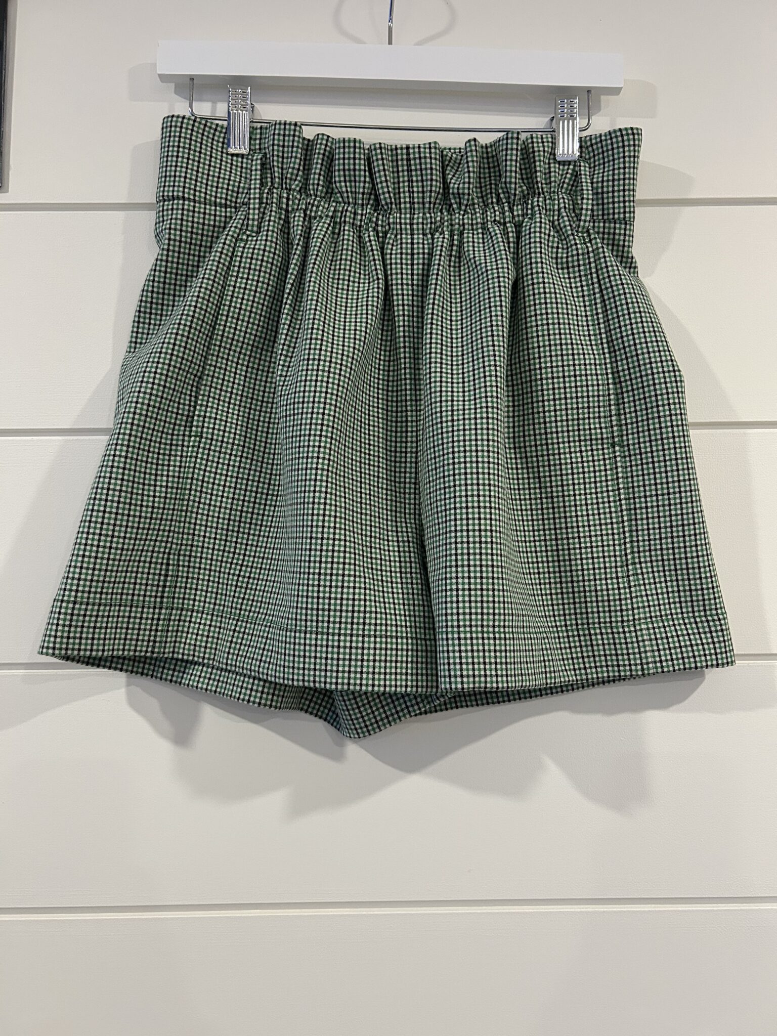 Featured image for Aritzia paperbag shorts