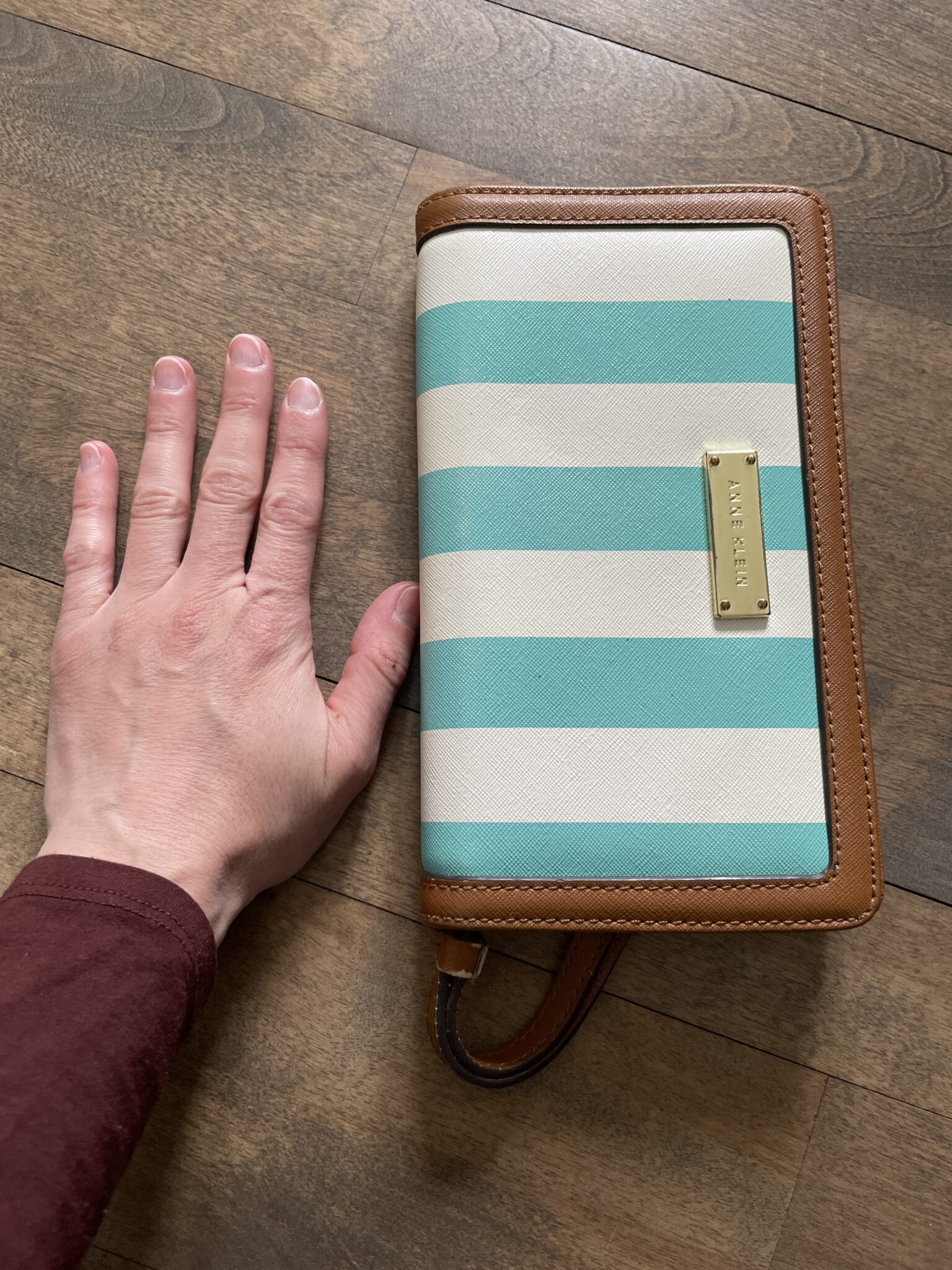 Image for Porte feuille Anne Klein