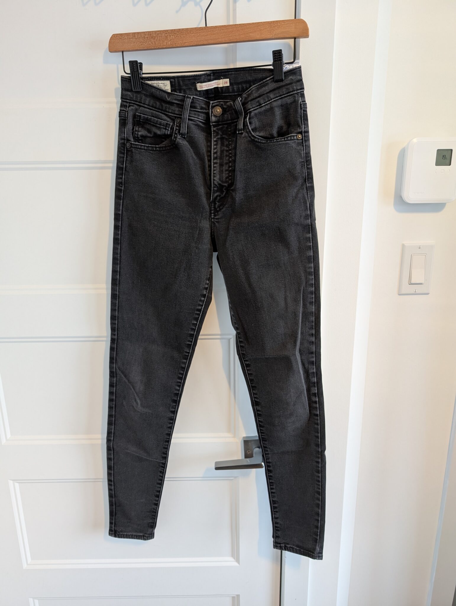 Image for Levi's/Mile High Super Skinny Sz 28