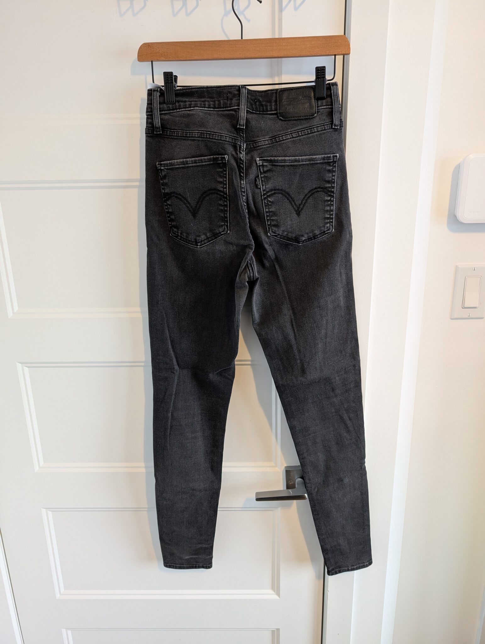 Image for Levi's/Mile High Super Skinny Sz 28