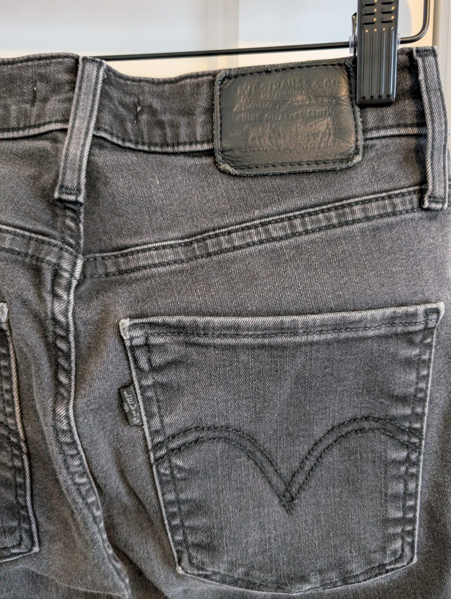 Image for Levi's/Mile High Super Skinny Sz 28