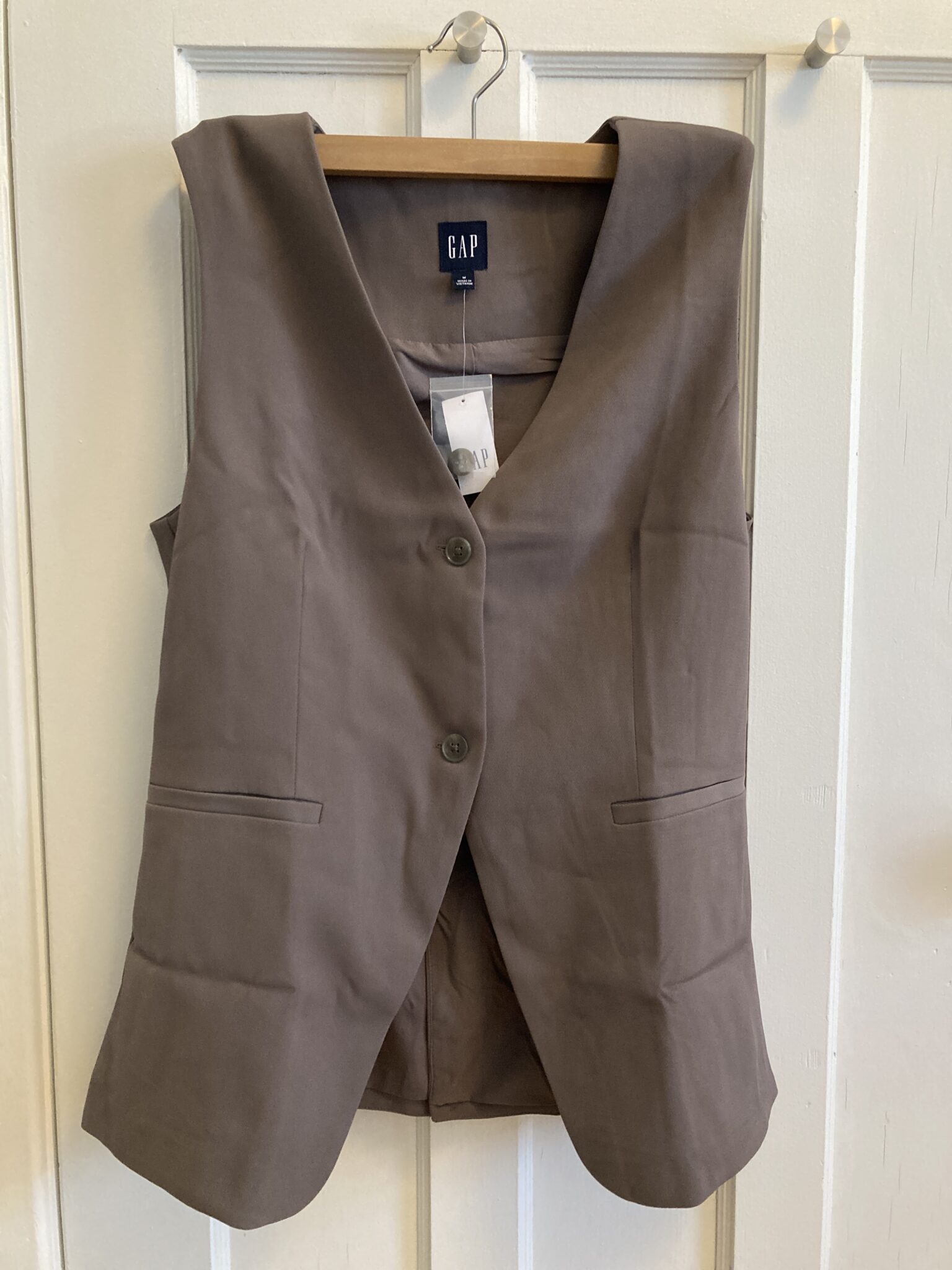 Featured image for GAP sleeveless jacket