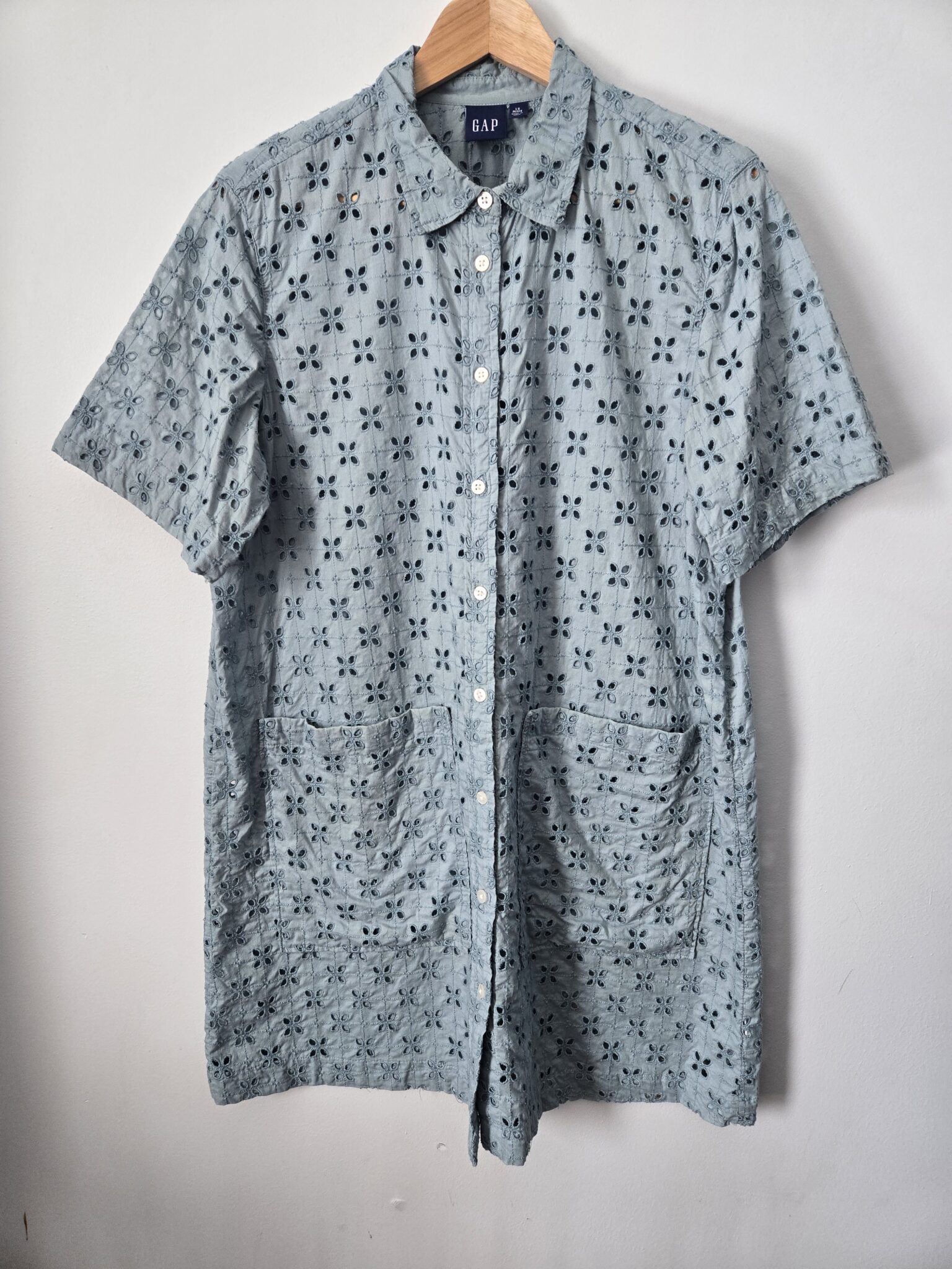 Featured image for GAP short-sleeved cotton shirt dress