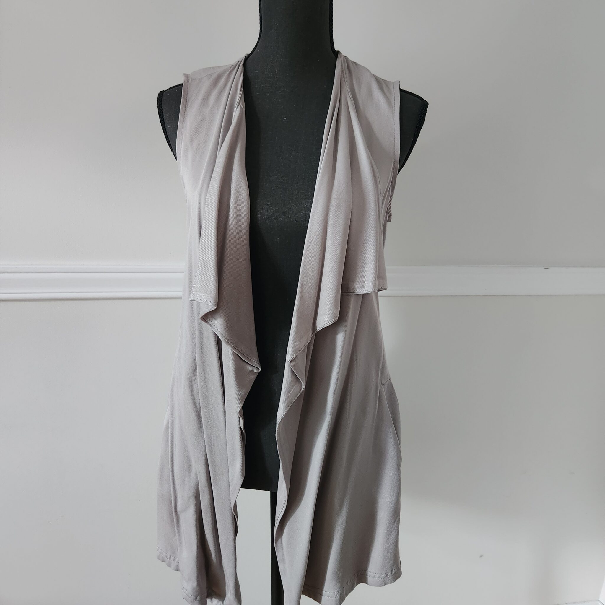 Featured image for Long sleeveless cardigan
