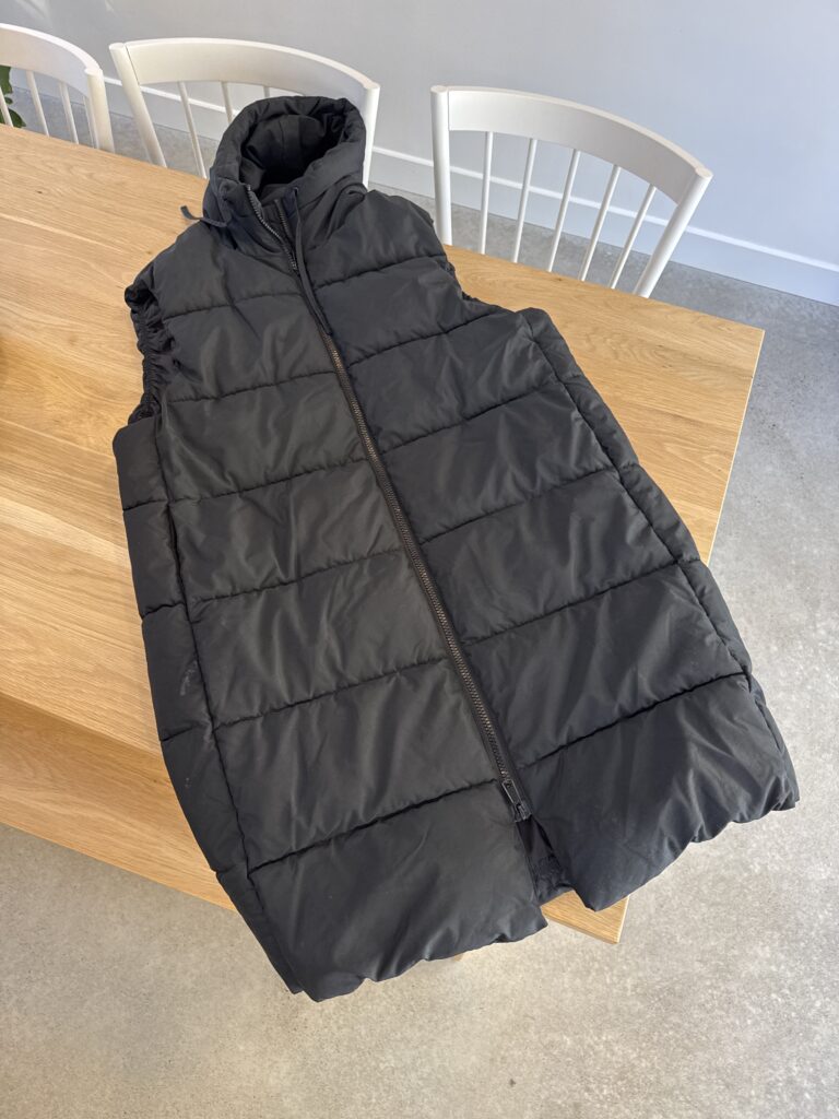 Image for Long black sleeveless puffer jacket - Large