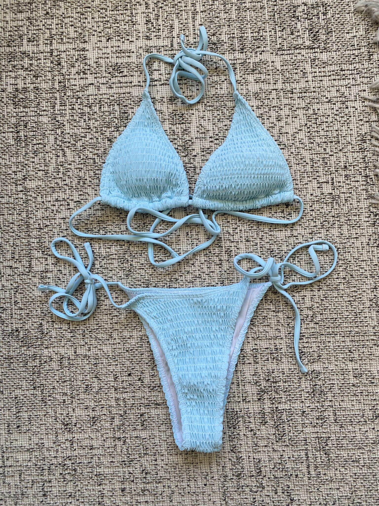 Featured image for Bikini bleu pastel