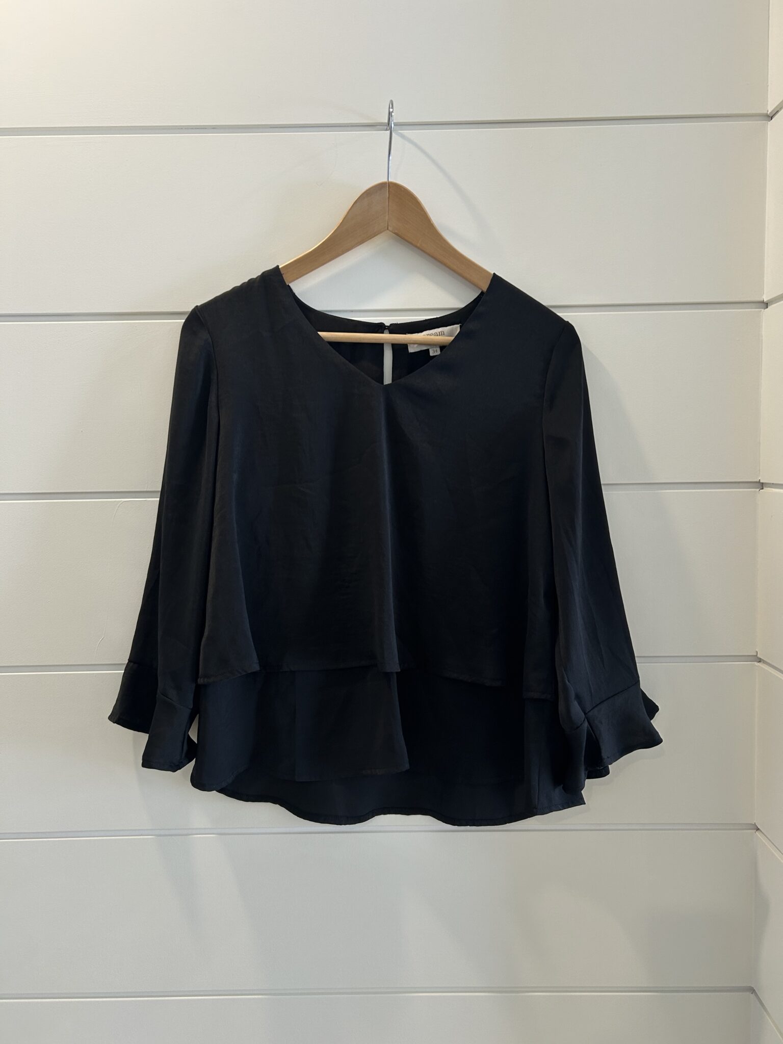 Featured image for Blouse satiné manches à volants