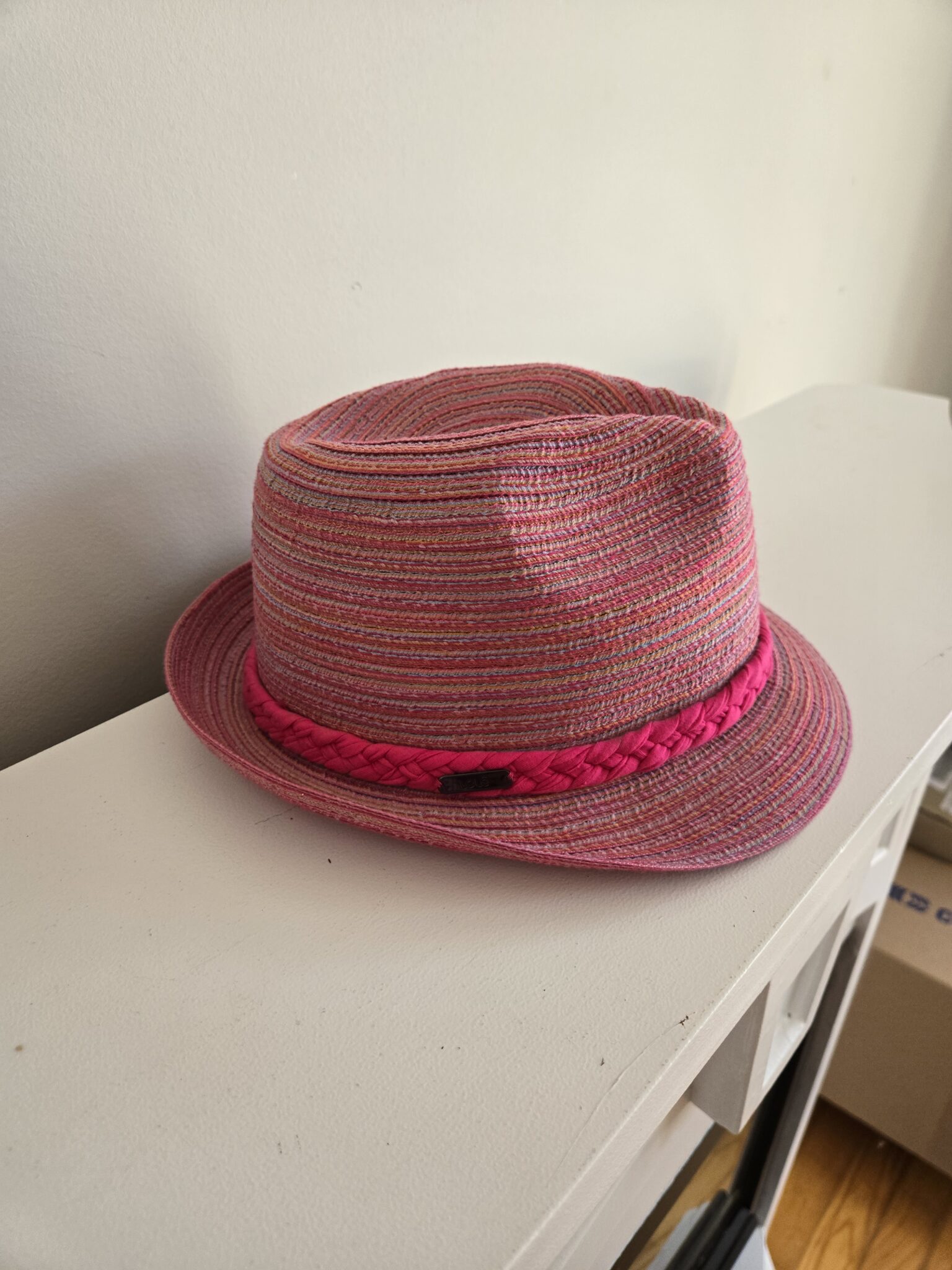 Featured image for Hat lolë