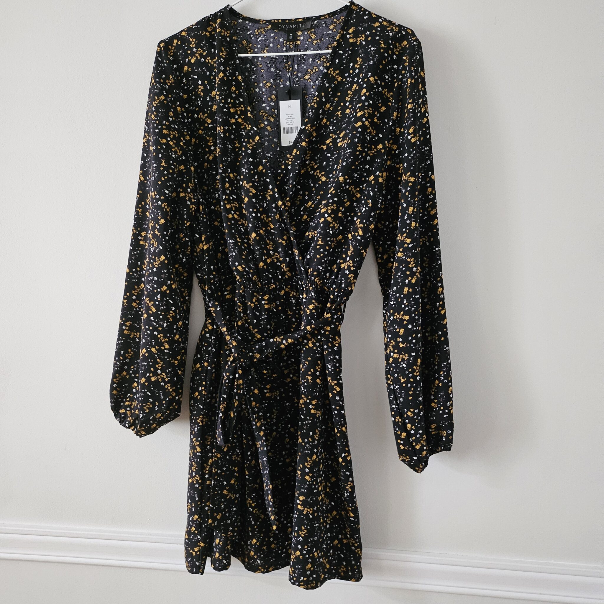 Featured image for Robe cache-coeur fleuries