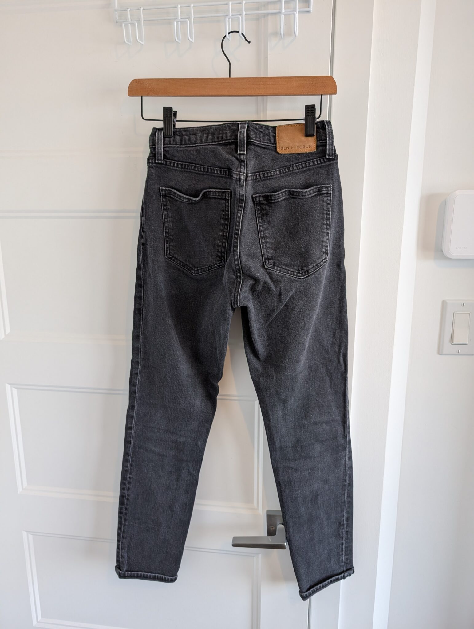 Image for Denim Forum/Yoko High rise Slim Sz 25