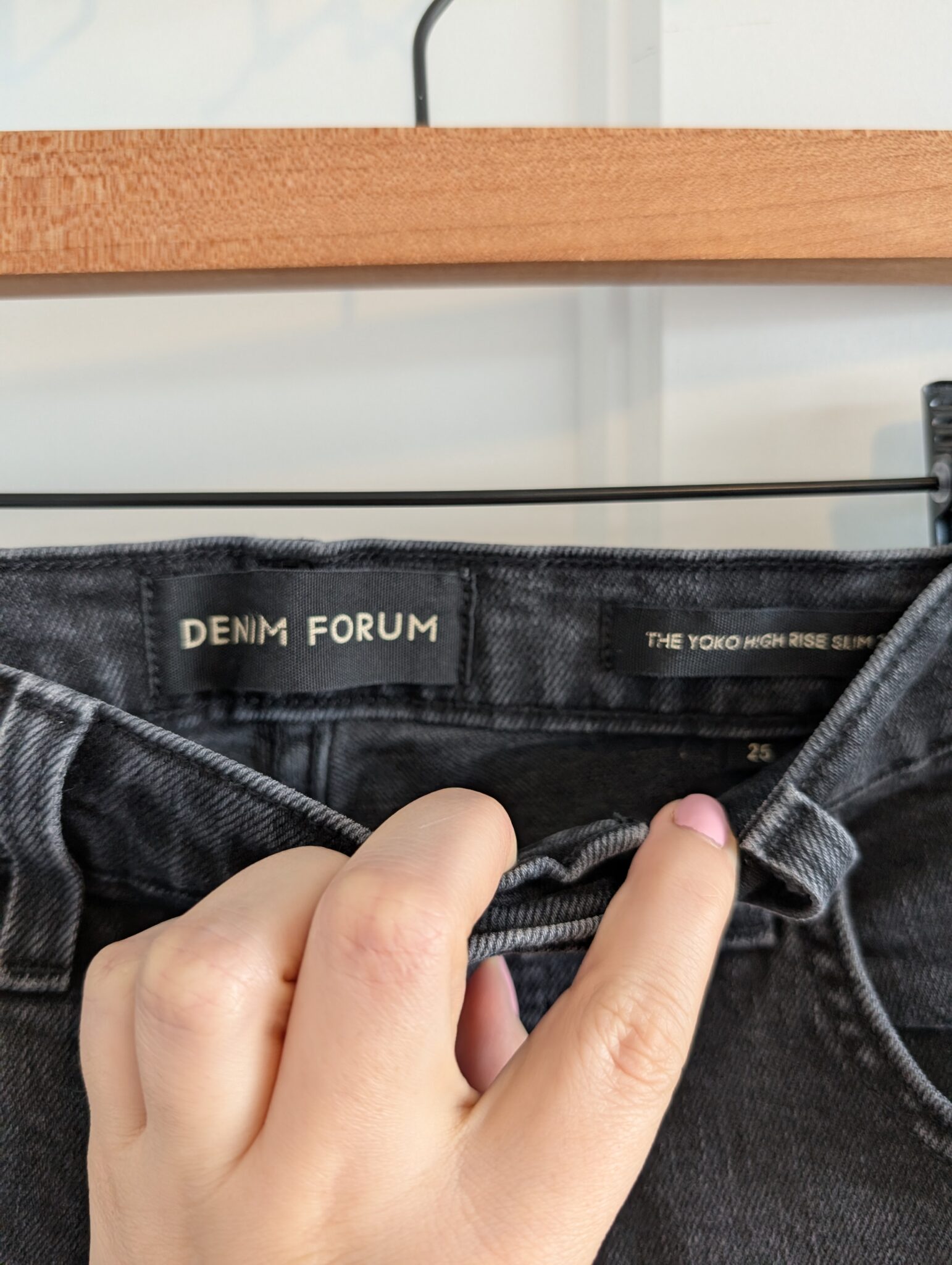 Image for Denim Forum/Yoko High rise Slim Sz 25