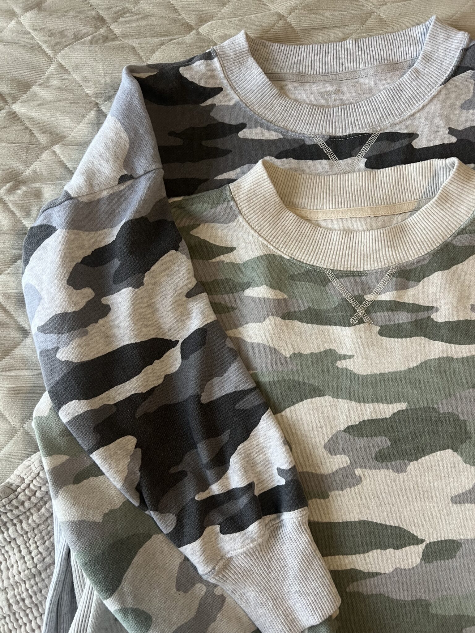 Featured image for Ensemble de deux crew necks amples