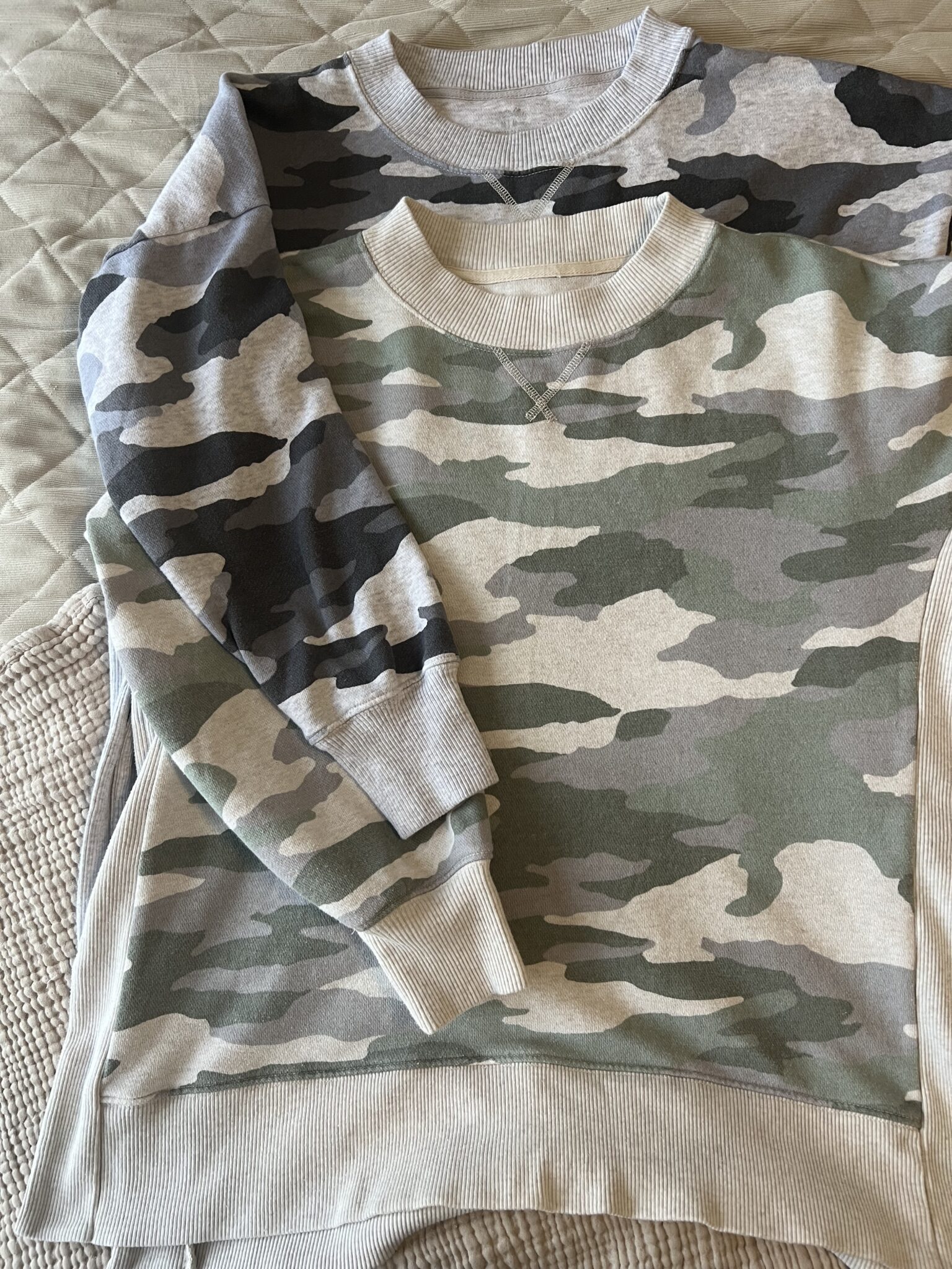 Image for Ensemble de deux crew necks amples