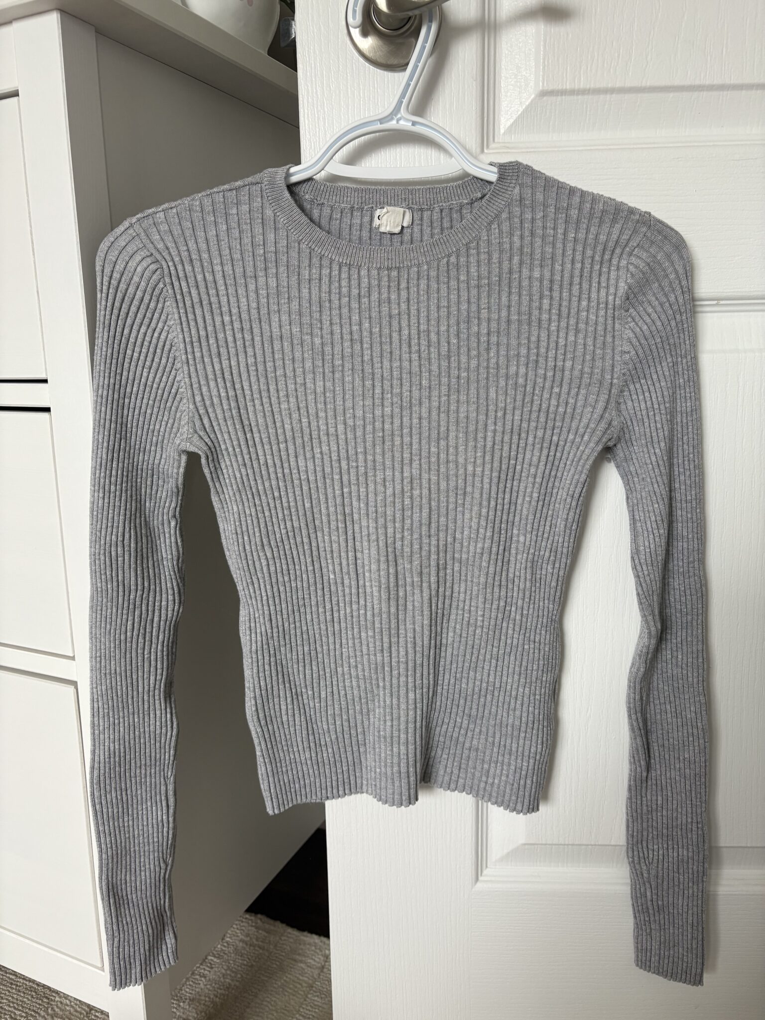 Featured image for Fitted ribbed jumper