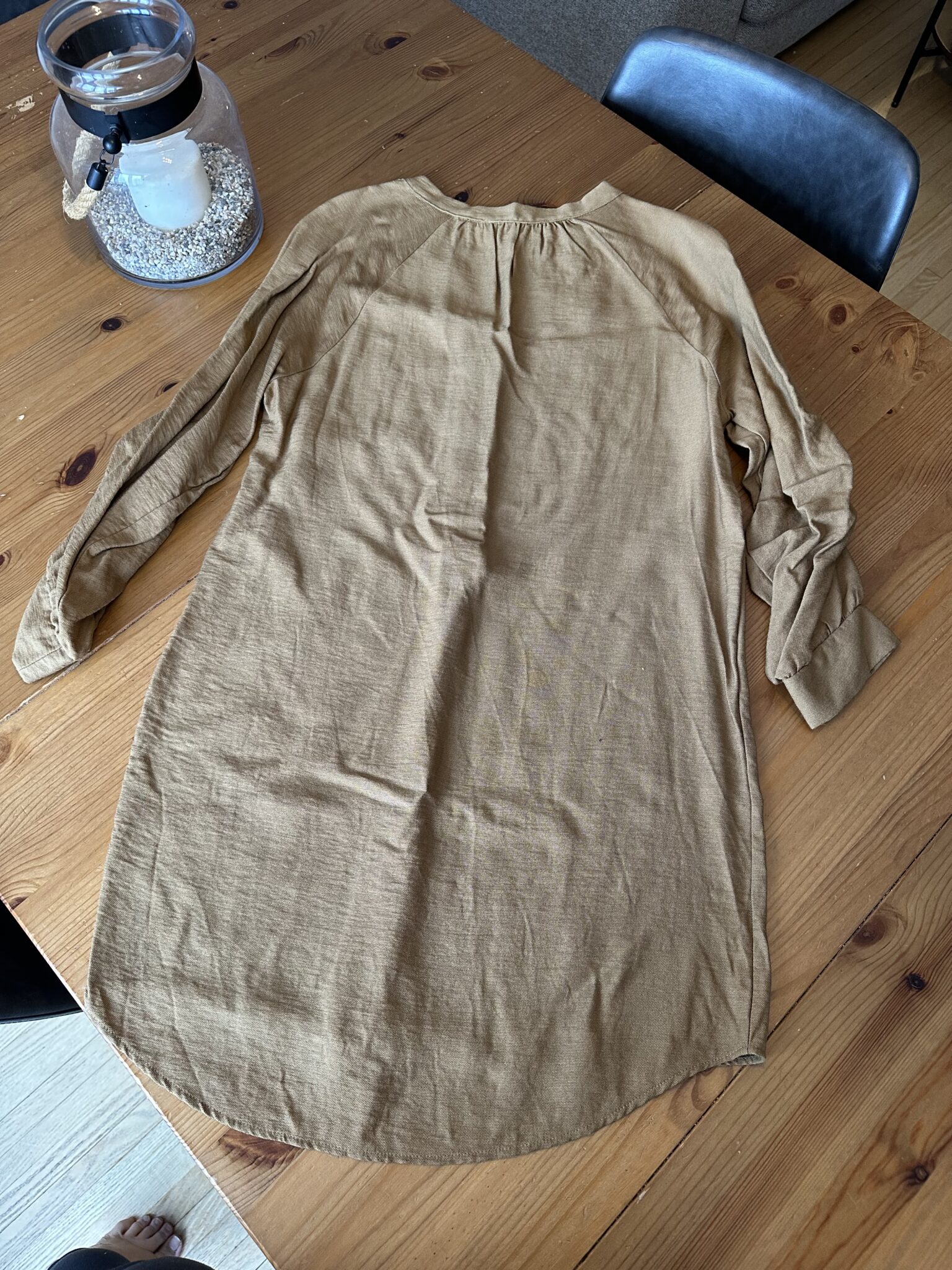 Image for Robe couleur ocre