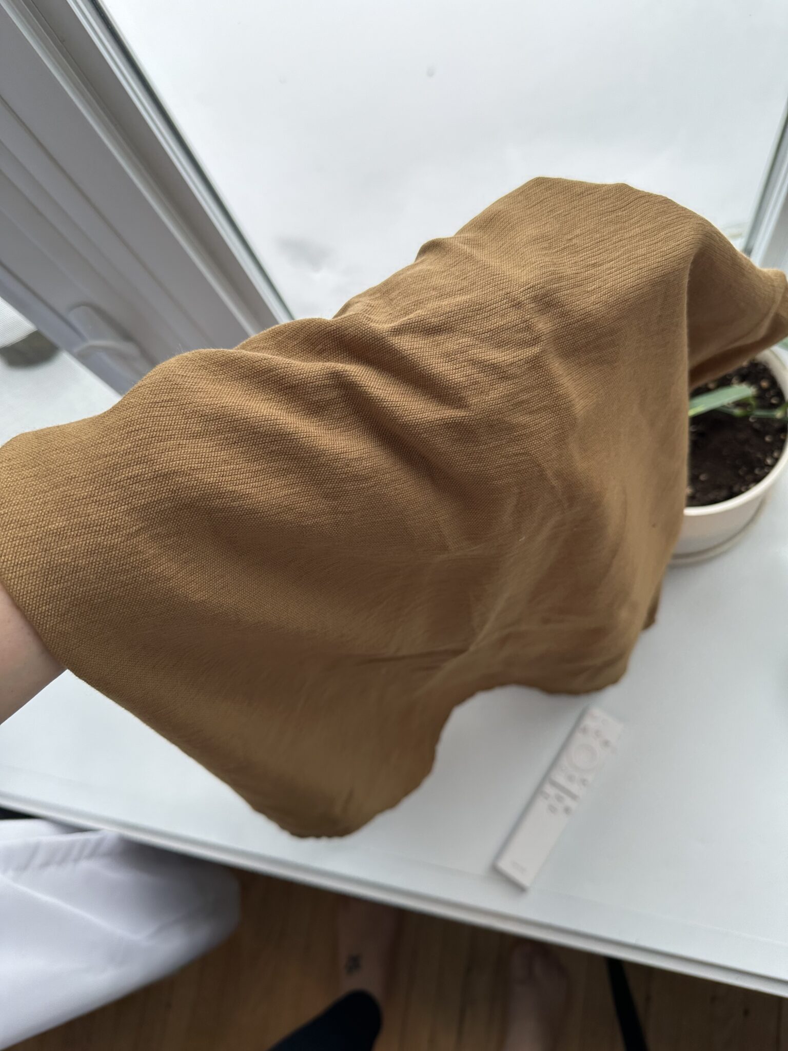 Image for Robe couleur ocre