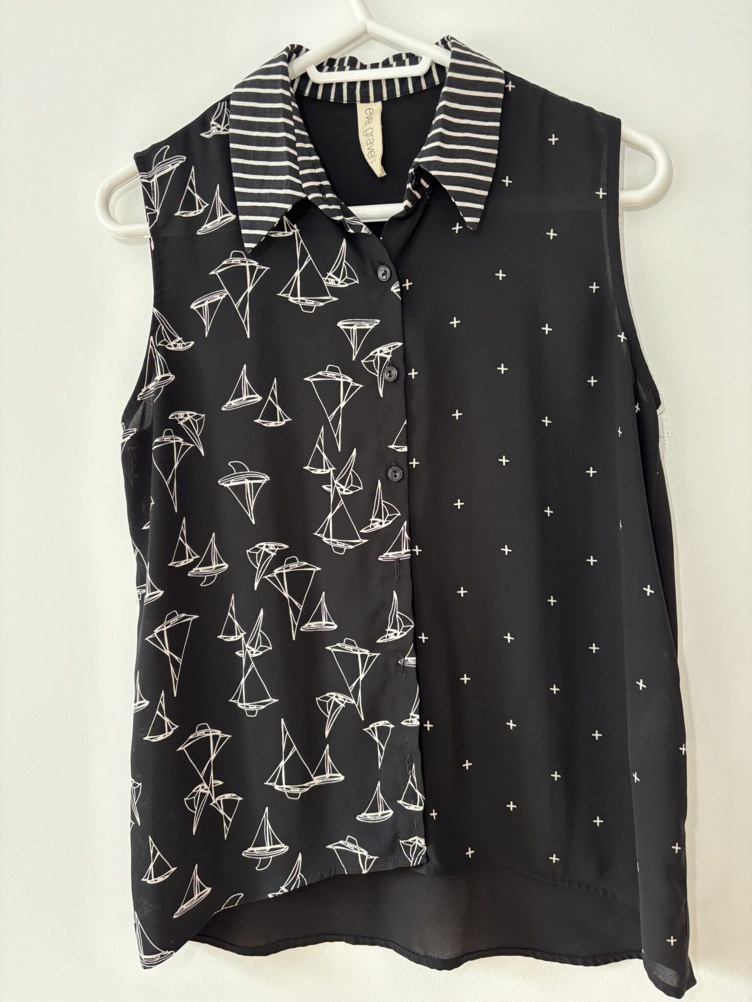 Featured image for Blouse sans manche Eve Gravel